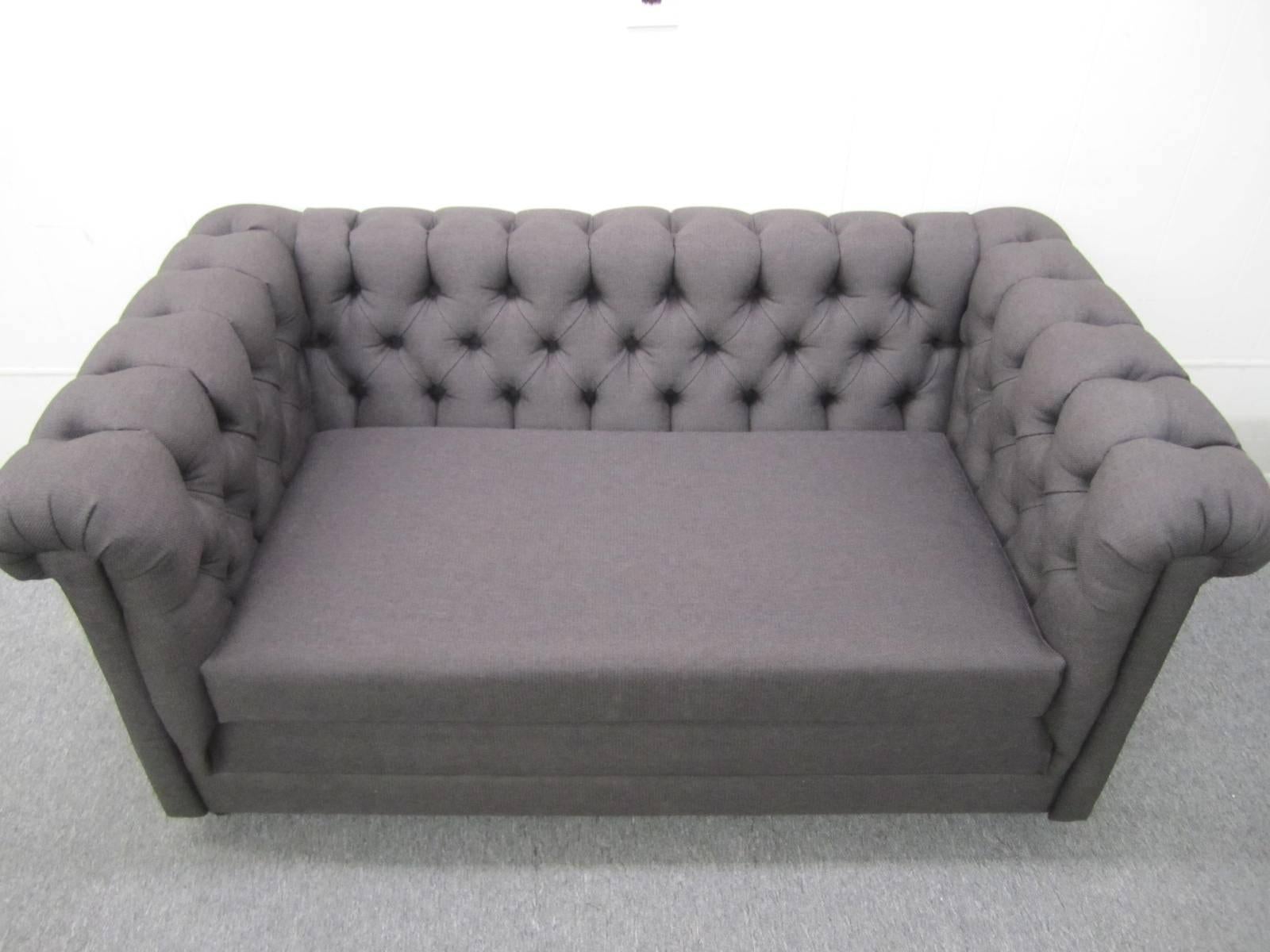 Américain Paire de canapés Chesterfield de style Probber, mi-siècle moderne en vente