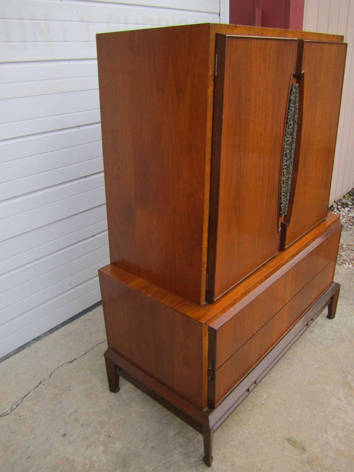 Lovely Hobey Helen Tall Walnut Dresser Chest, Mid-Century Modern For Sale 3
