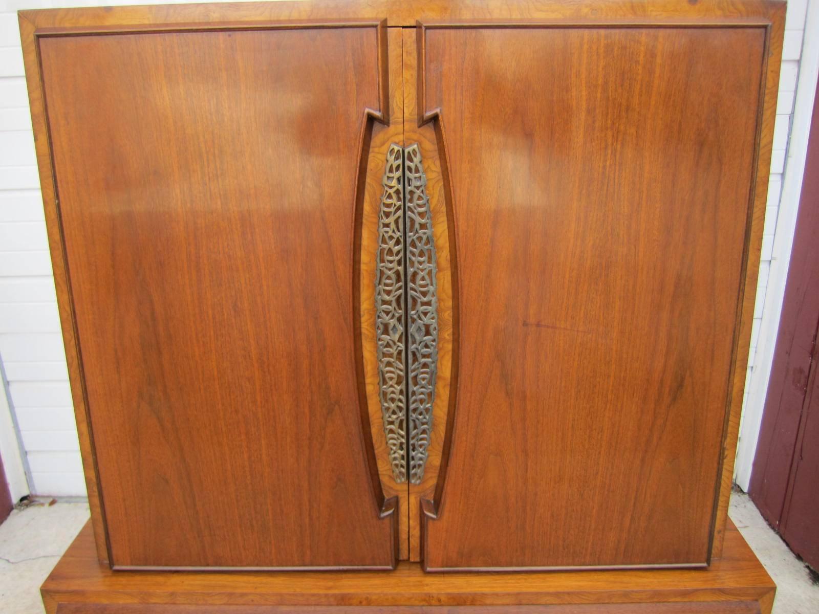 American Lovely Hobey Helen Tall Walnut Dresser Chest, Mid-Century Modern For Sale