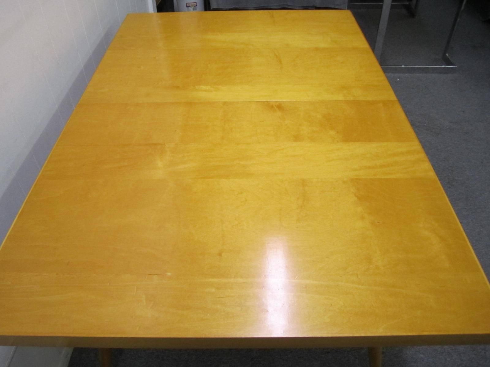 Signed Paul McCobb Maple Extension Dining Table, Two Leaves, Mid-Century Modern In Good Condition For Sale In Pemberton, NJ