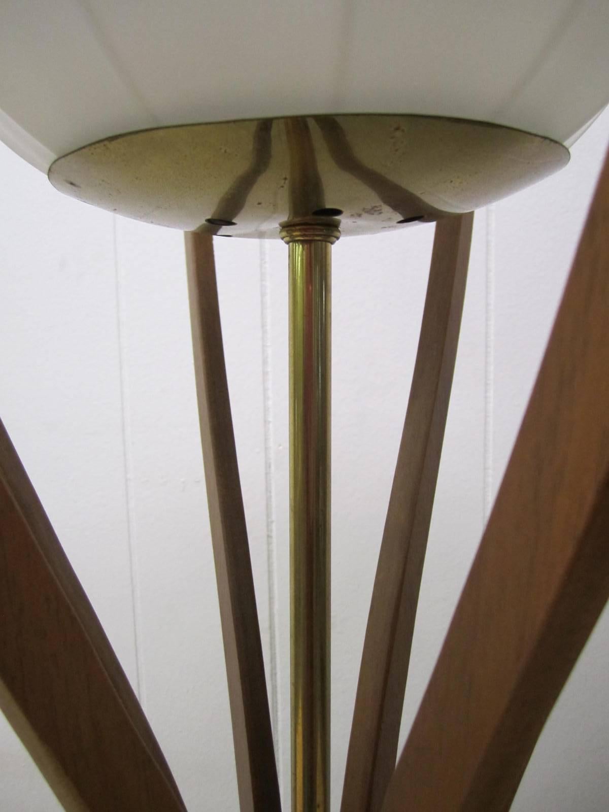 Excellent Pair of Danish Modern Sculptural Walnut Lamps Mid-Century Modern For Sale 3