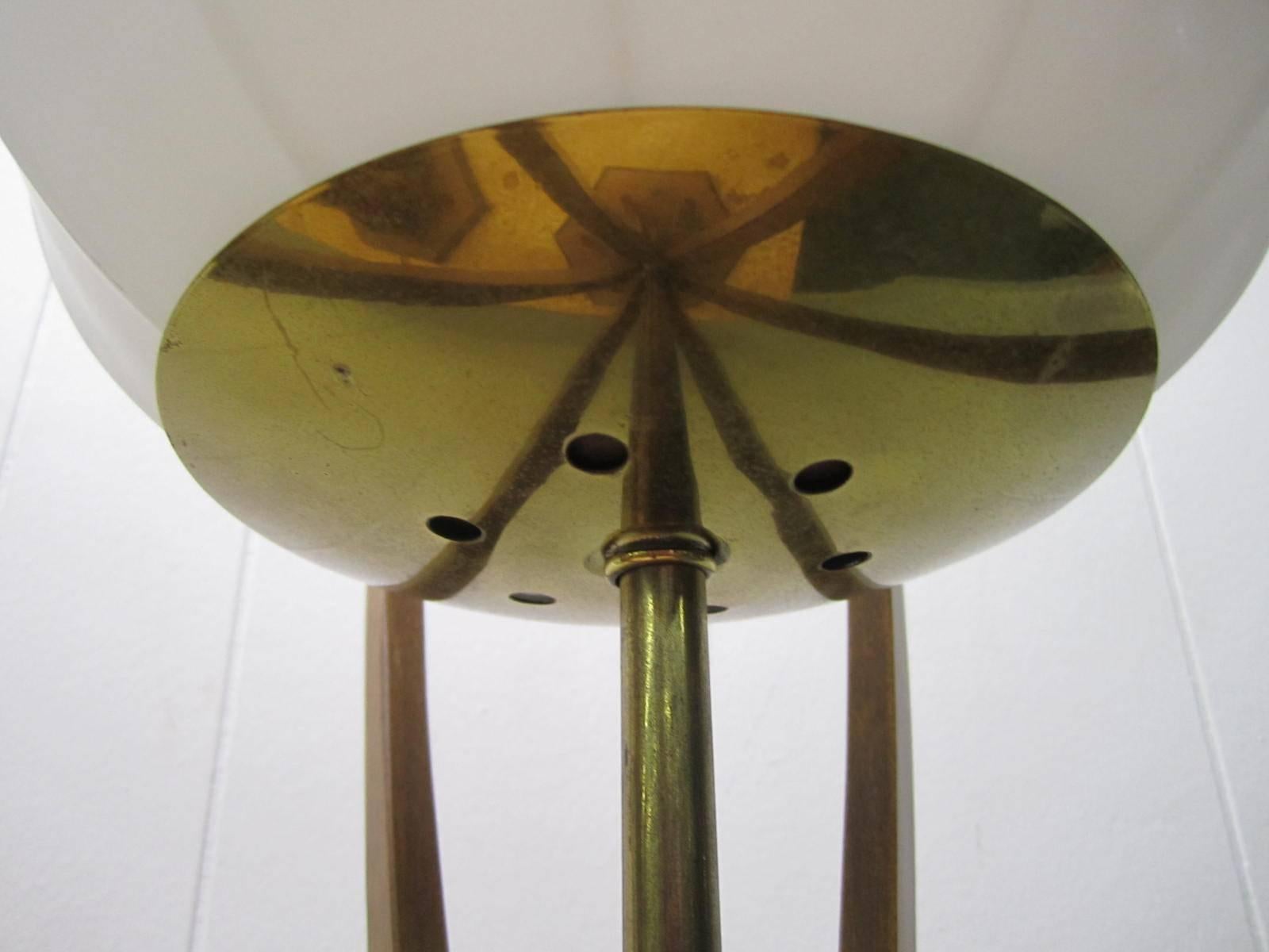Excellent Pair of Danish Modern Sculptural Walnut Lamps Mid-Century Modern For Sale 1