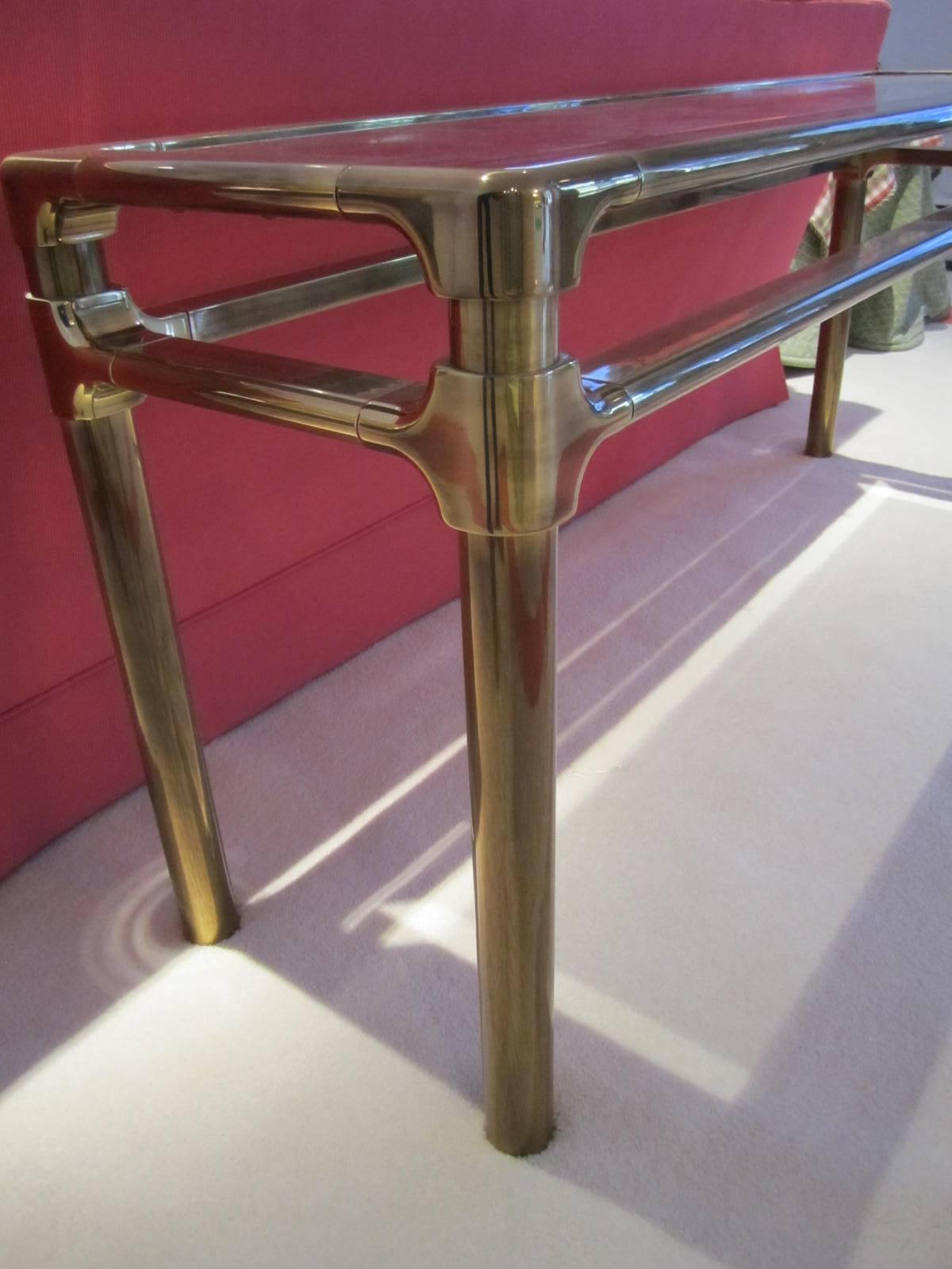 Excellent Mastercraft Thick Brass Console Table In Excellent Condition In Pemberton, NJ