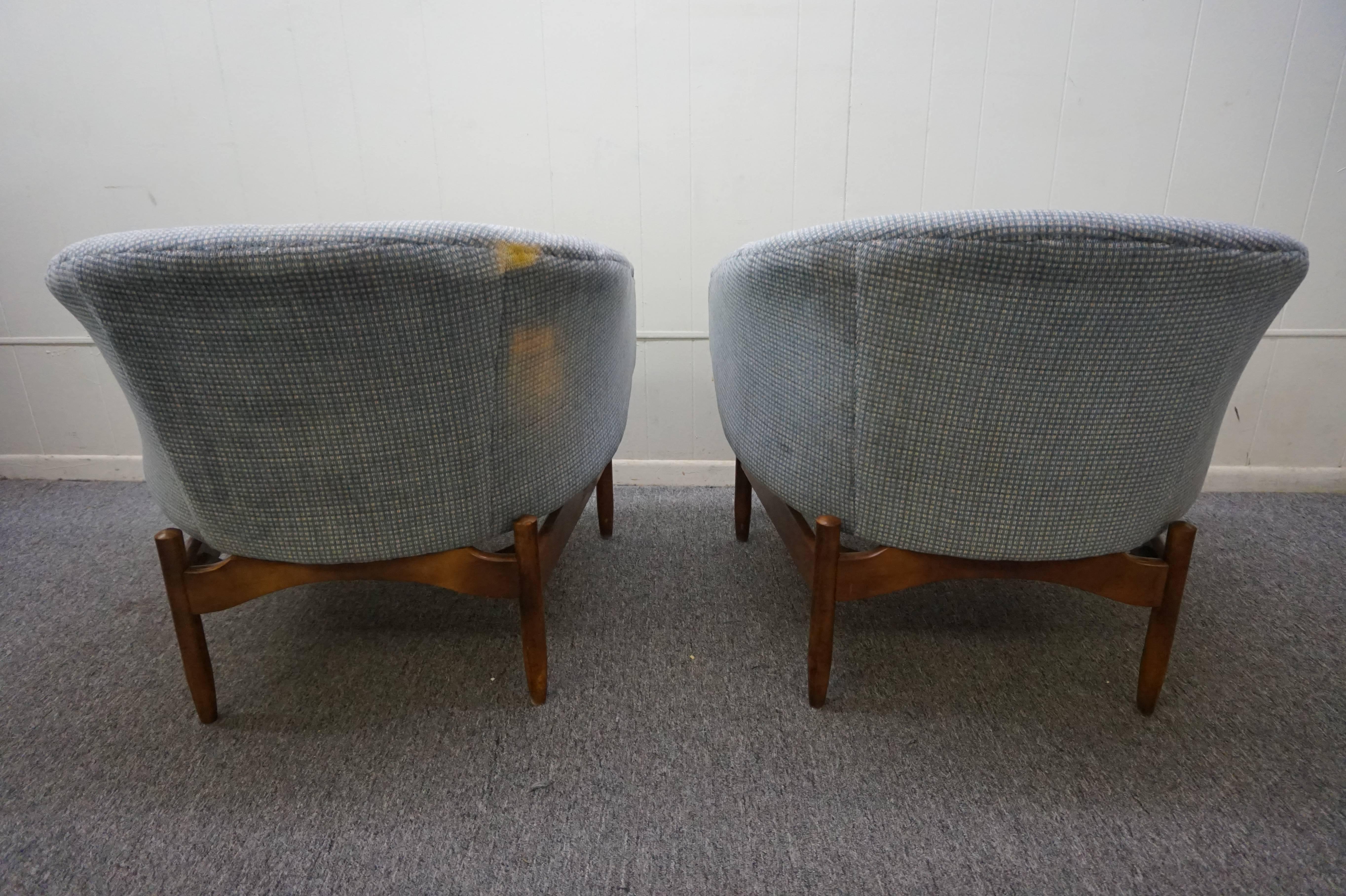 North American Lovely Pair of Lawrence Peabody Barrel Back Lounge Chairs Mid-Century Modern