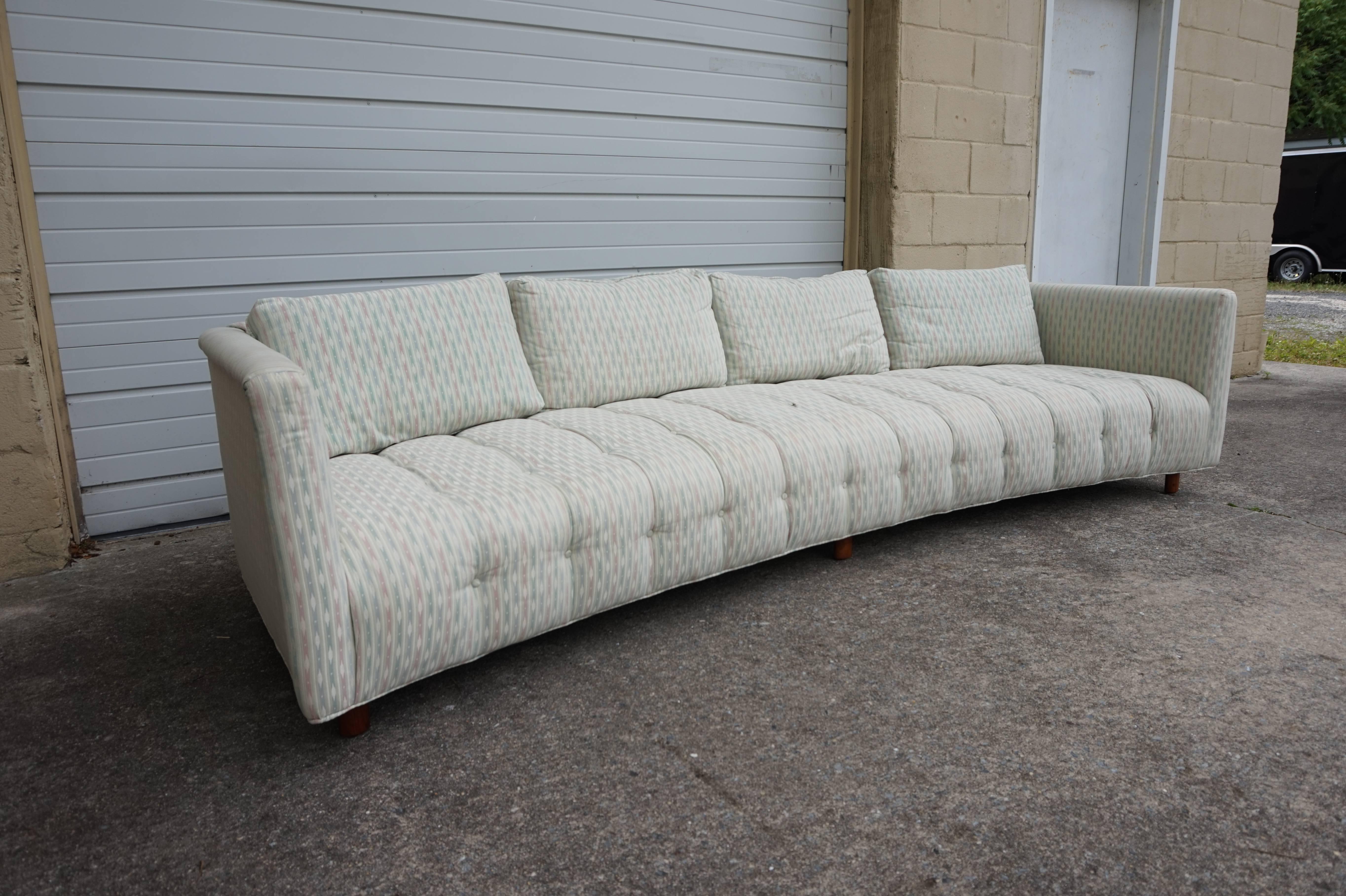Magnificent Harvey Probber Long Low Curved Four-Seat Sofa, Mid-Century Modern 1