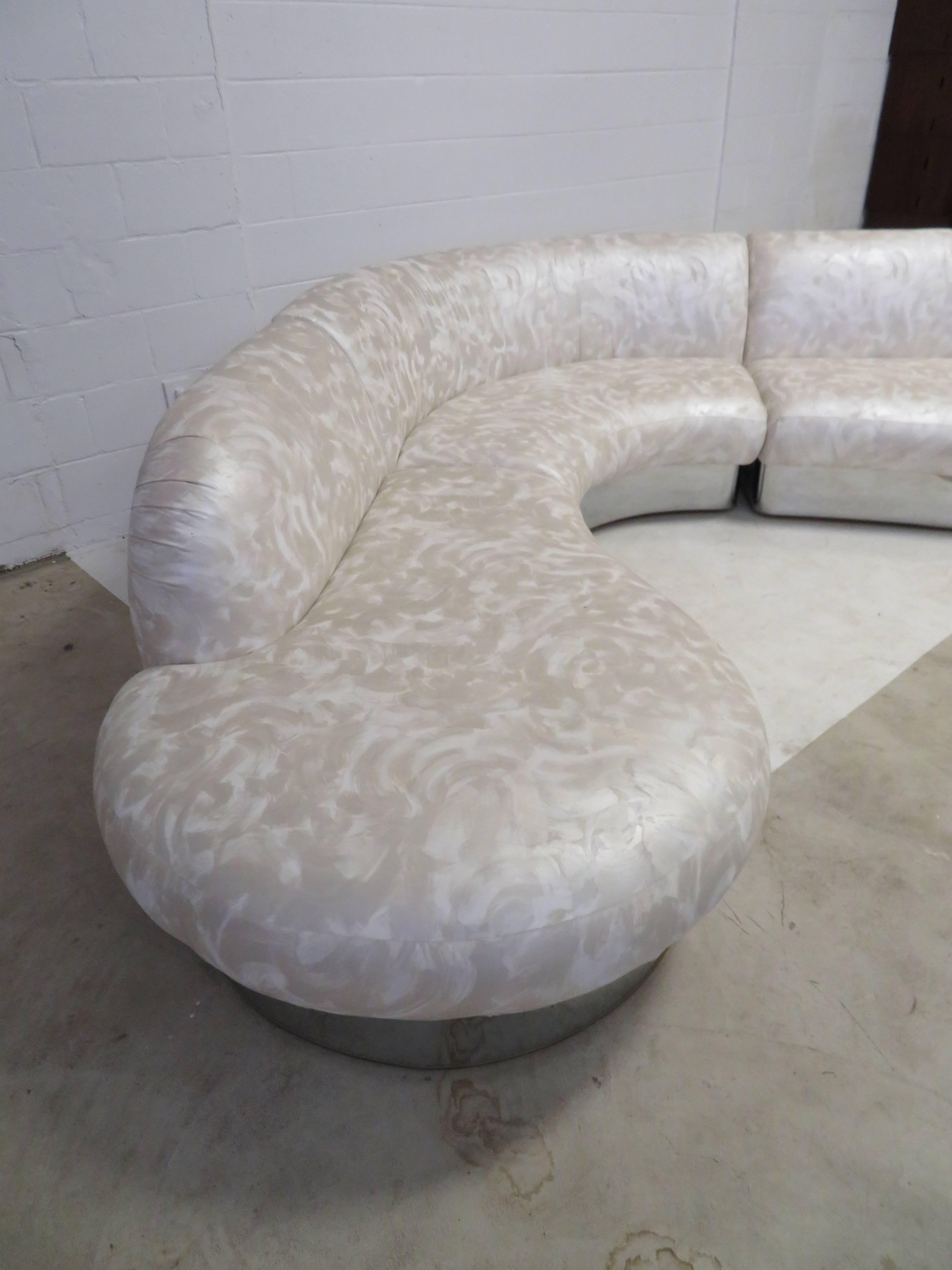 Outstanding Signed Milo Baughman Three-Piece Serpentine Sectional Sofa Curved In Excellent Condition In Pemberton, NJ