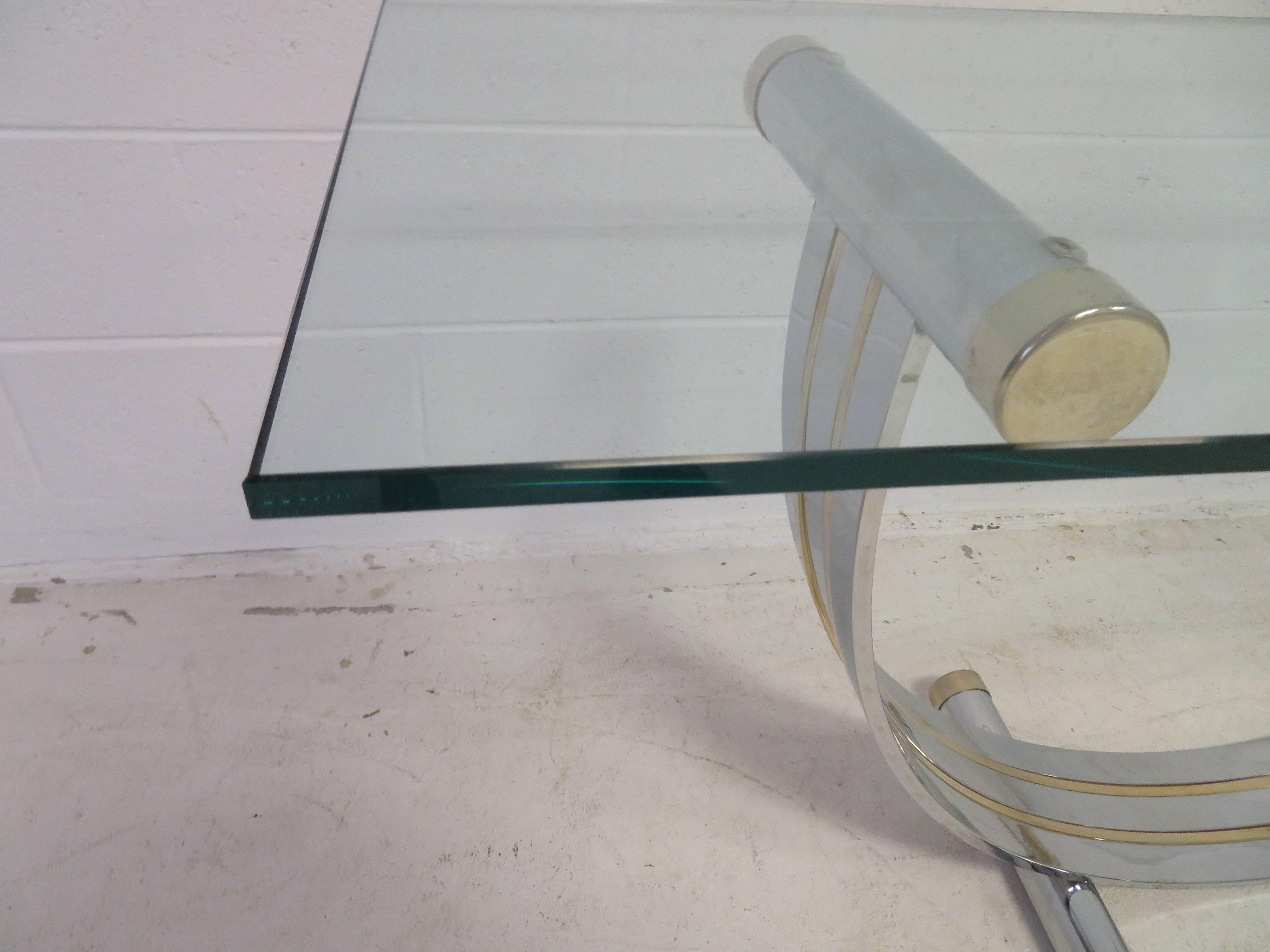 Fin du 20e siècle Ravissante table console en forme de U en laiton chromé Romeo Rega, mi-siècle moderne en vente