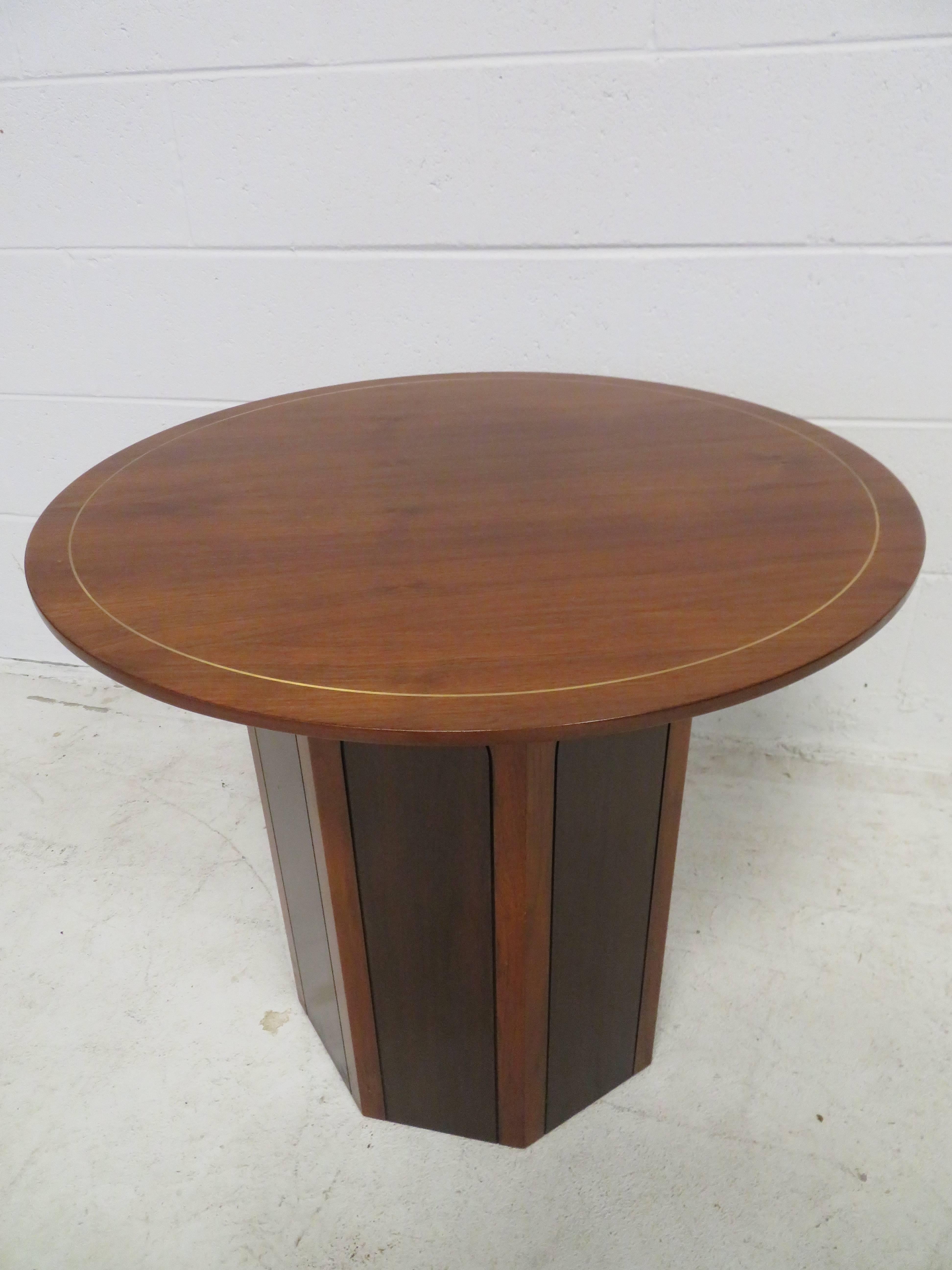 Harvey Probber Attributed Circular Walnut End or Side Table, Mid-Century For Sale 3