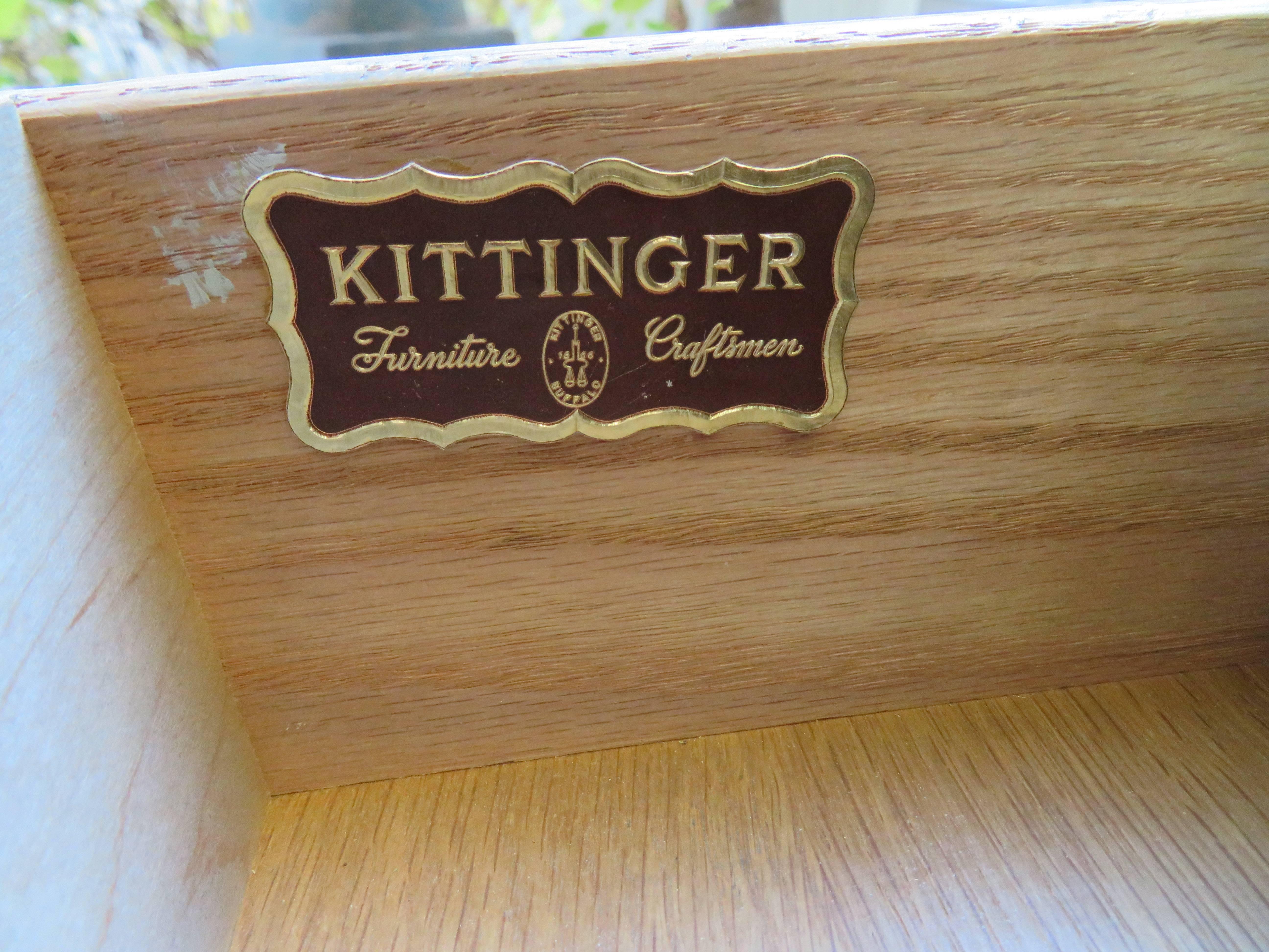 American Lovely Pair of Kittinger Modern Side Table or Nightstands For Sale