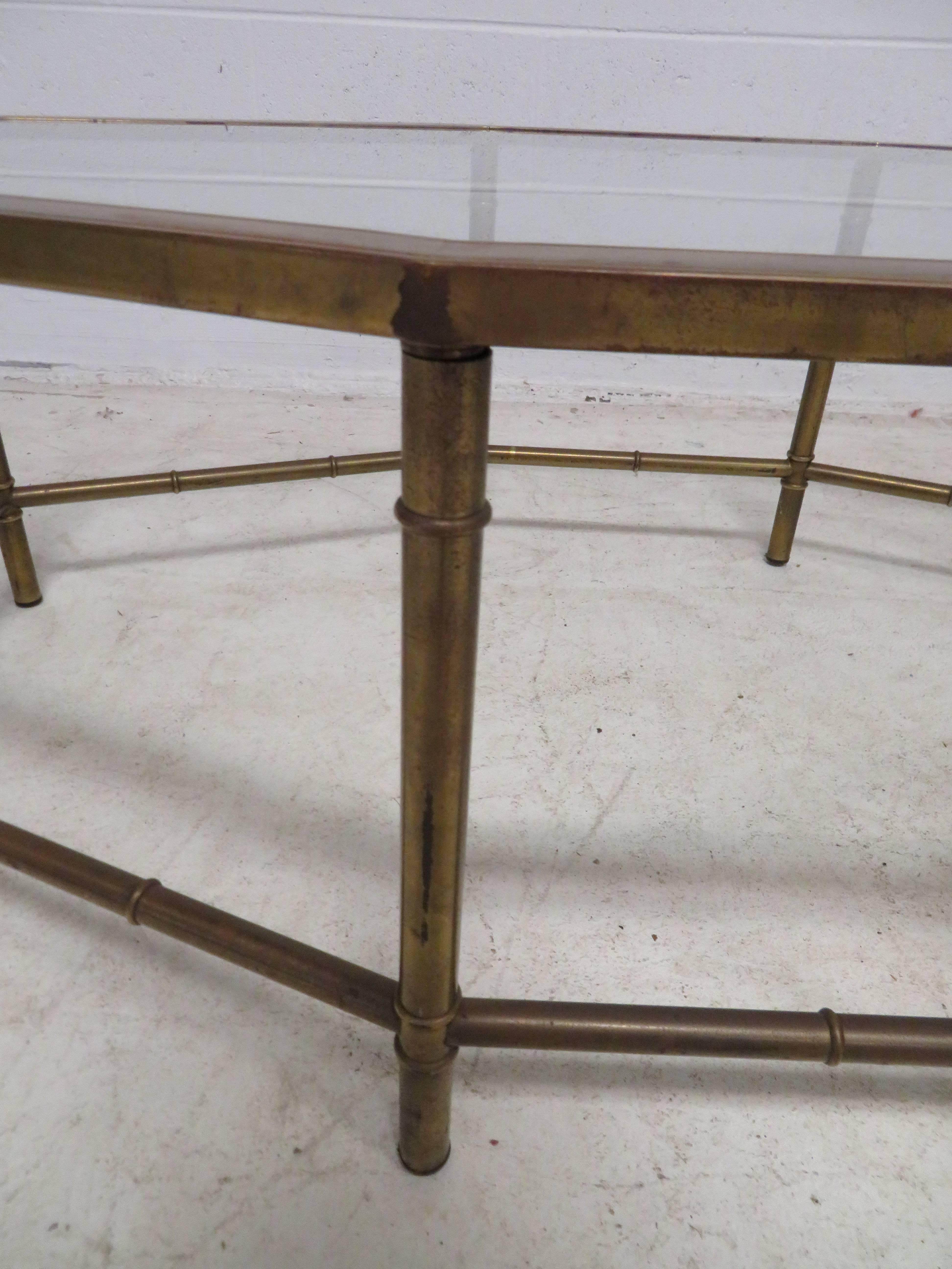 Late 20th Century Lovely Mastercraft Brass Oval Octagon Coffee Table Hollywood Regency