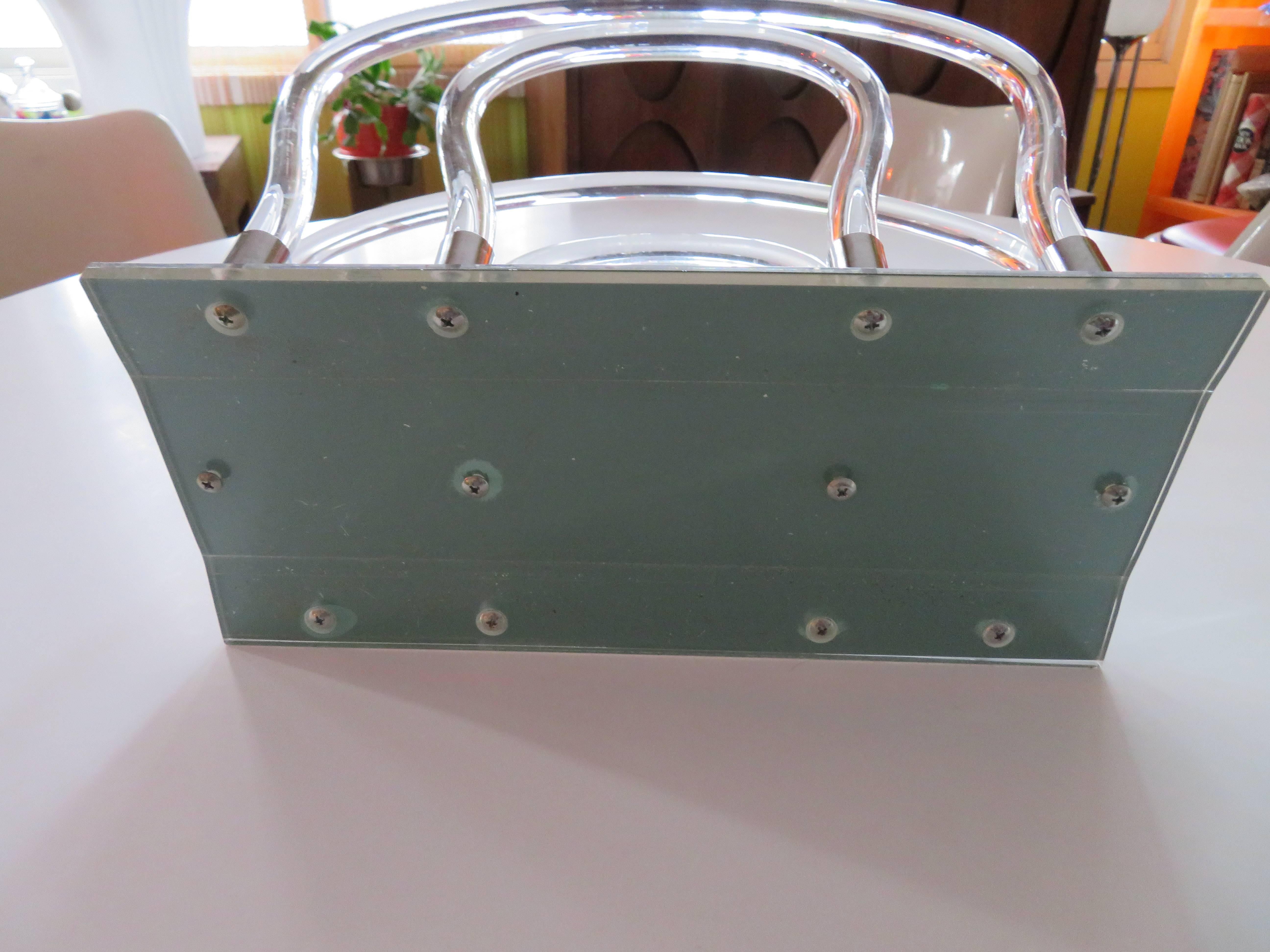 Late 20th Century Dorothy Thorpe Lucite, Chrome and Mirror Magazine Rack For Sale