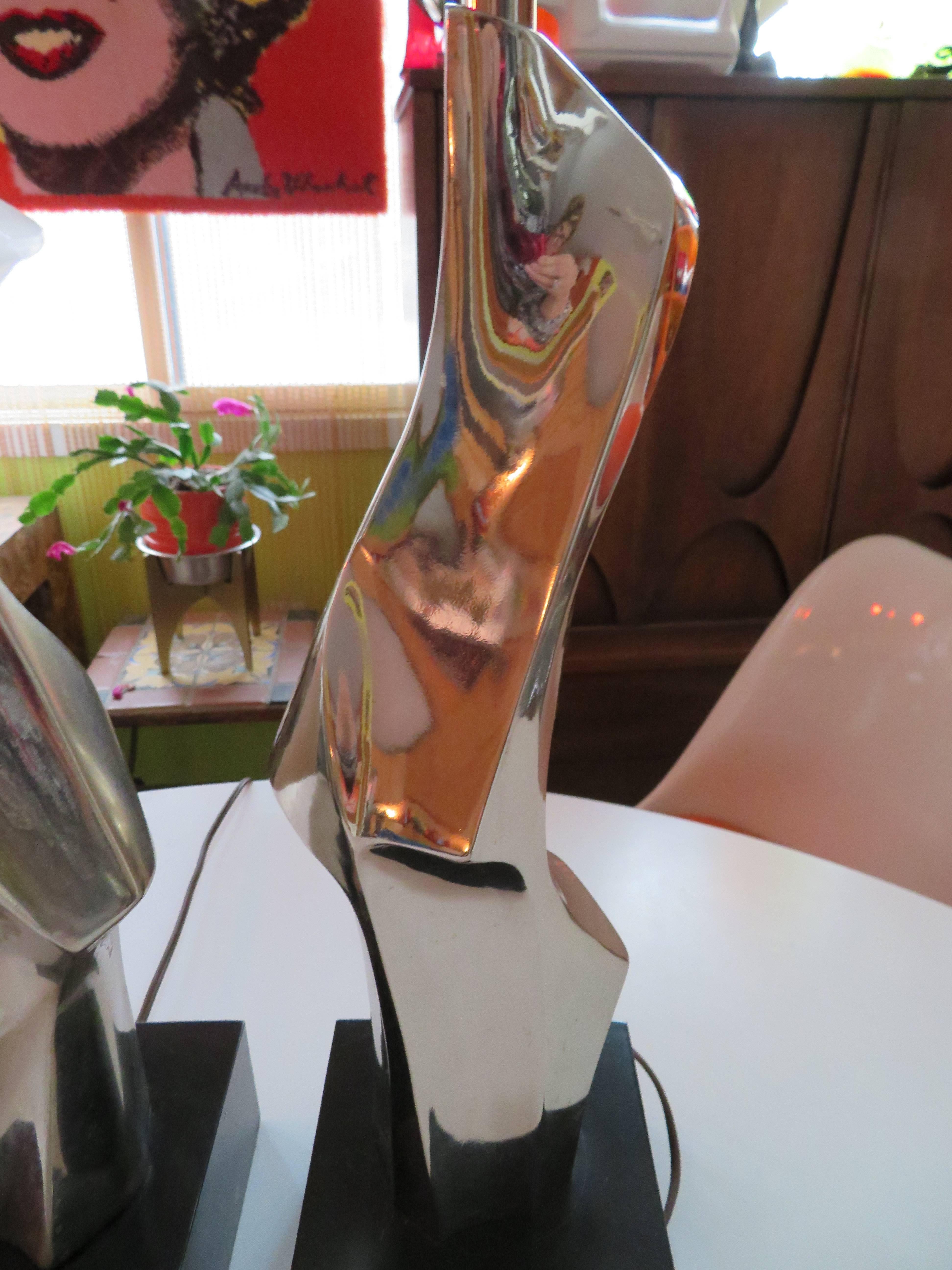 Pair of Brutalist Laurel Lamps Chrome by Richard Barr, Mid-Century Modern In Good Condition For Sale In Pemberton, NJ