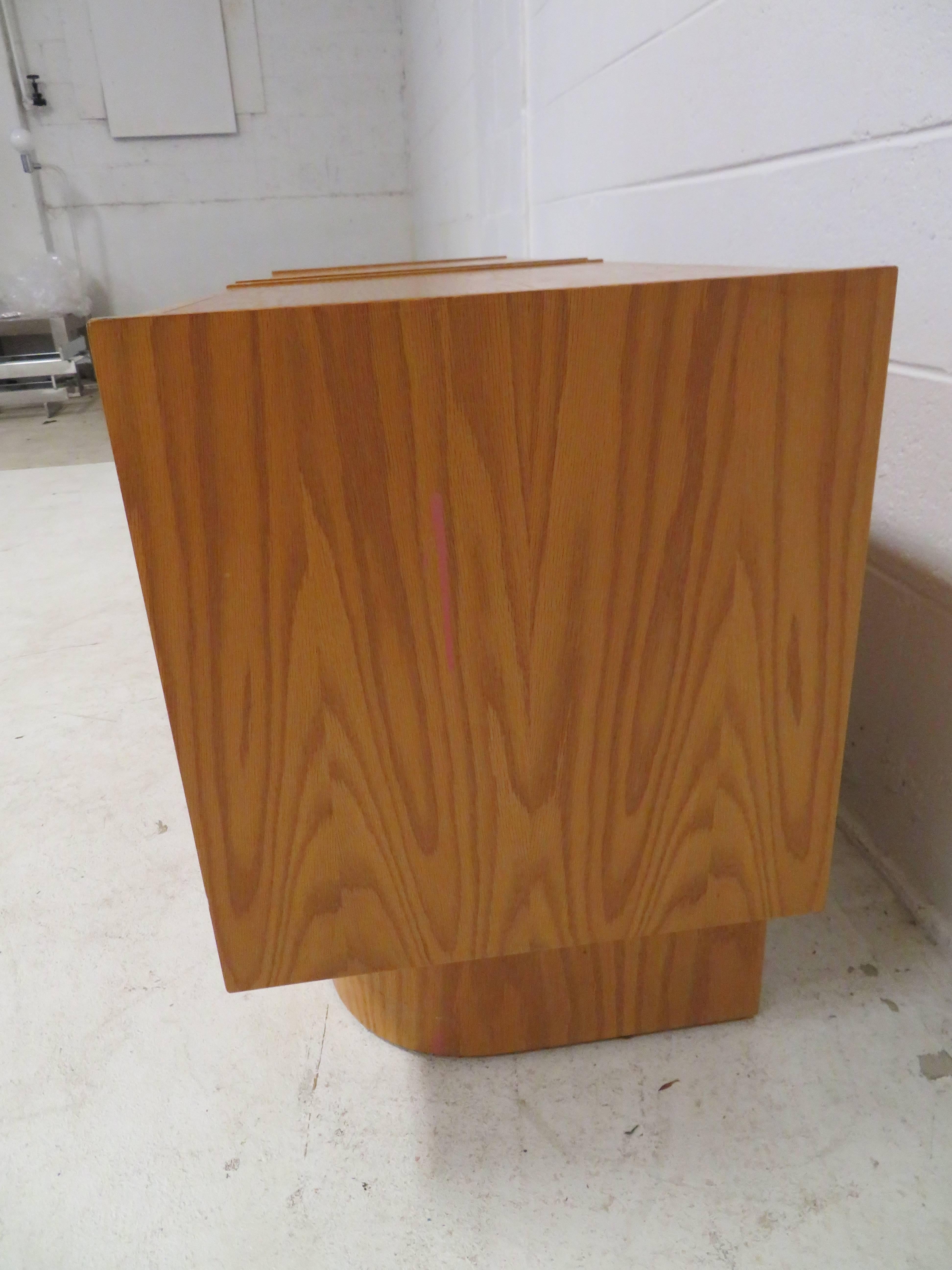 Late 20th Century Unusual Mid-Century Modern Plinth Base Sculptural Front Nightstands