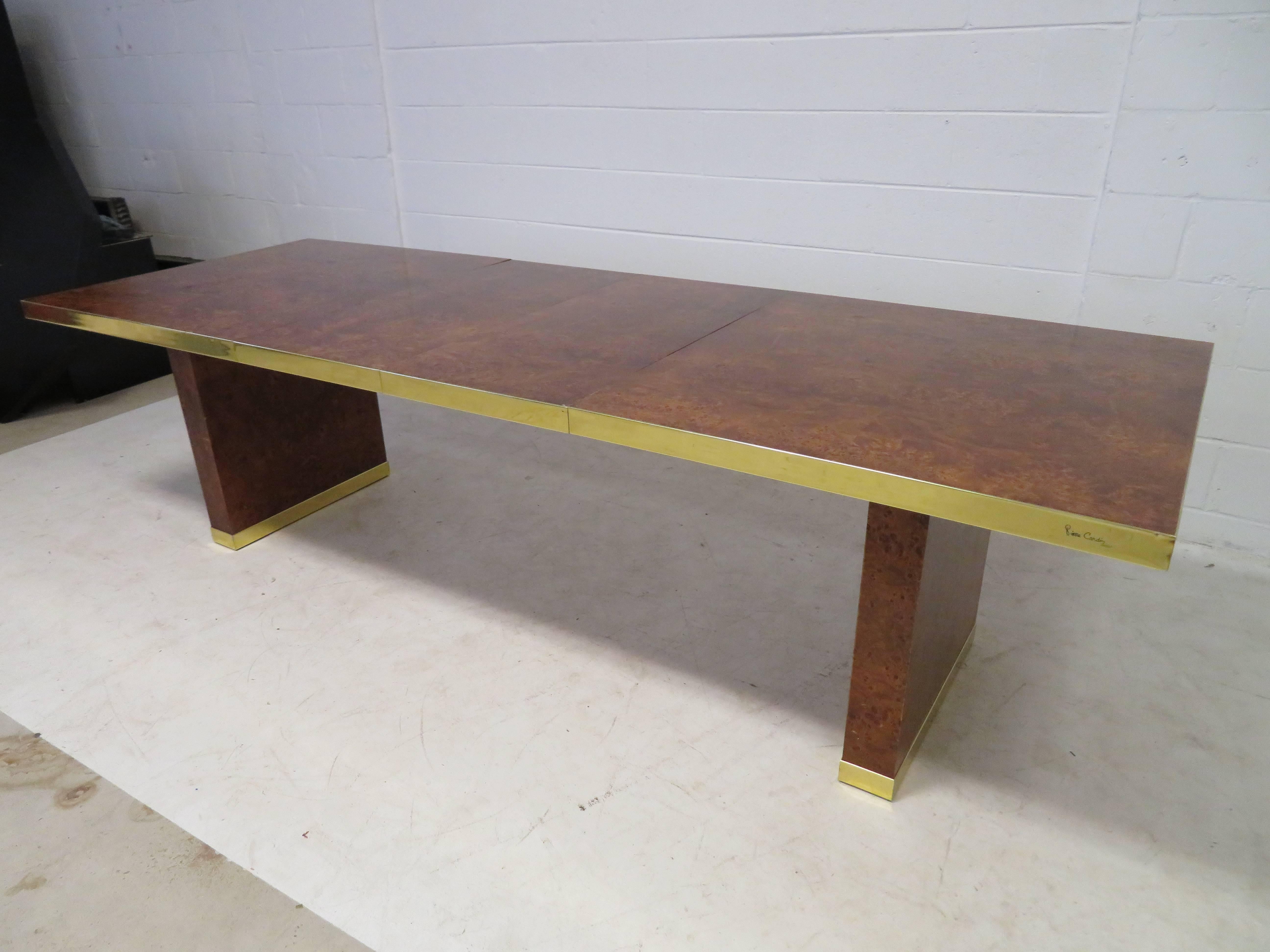 Spectaculaire table de salle à manger Pierre Cardin en ronce de laiton et laiton, mi-siècle moderne Excellent état - En vente à Pemberton, NJ