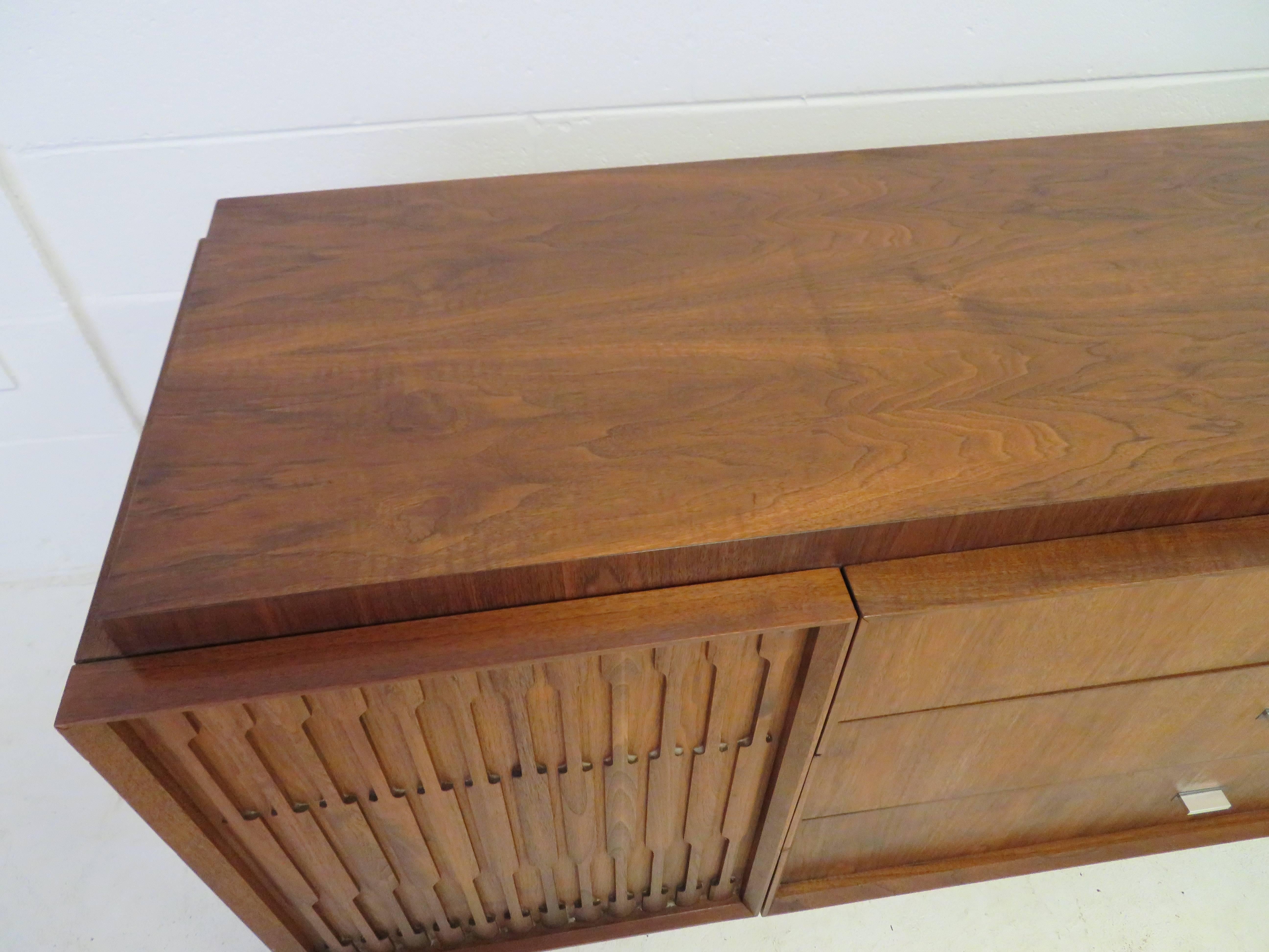 Handsome American Brutalist Modern Sculptural Walnut Credenza Mid-Century 4