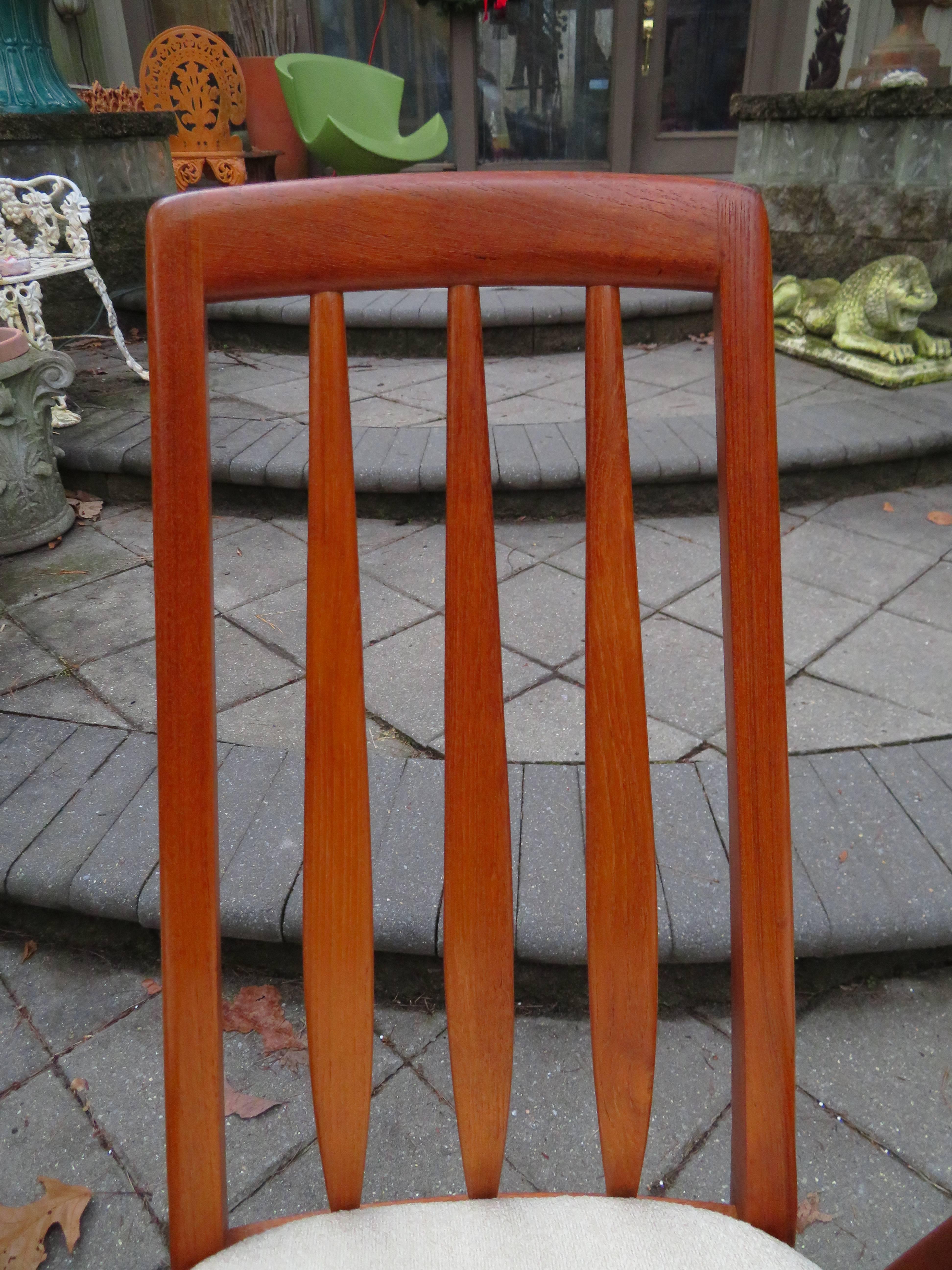 Danese Grazioso set di quattro sedie da sala da pranzo in teak Eva di Niels Koefoed, anni '60 in vendita