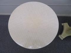 Preciosa Pareja de Mesas Auxiliares Neoclásicas de Hueso Enrique Garcel Mediados de Siglo