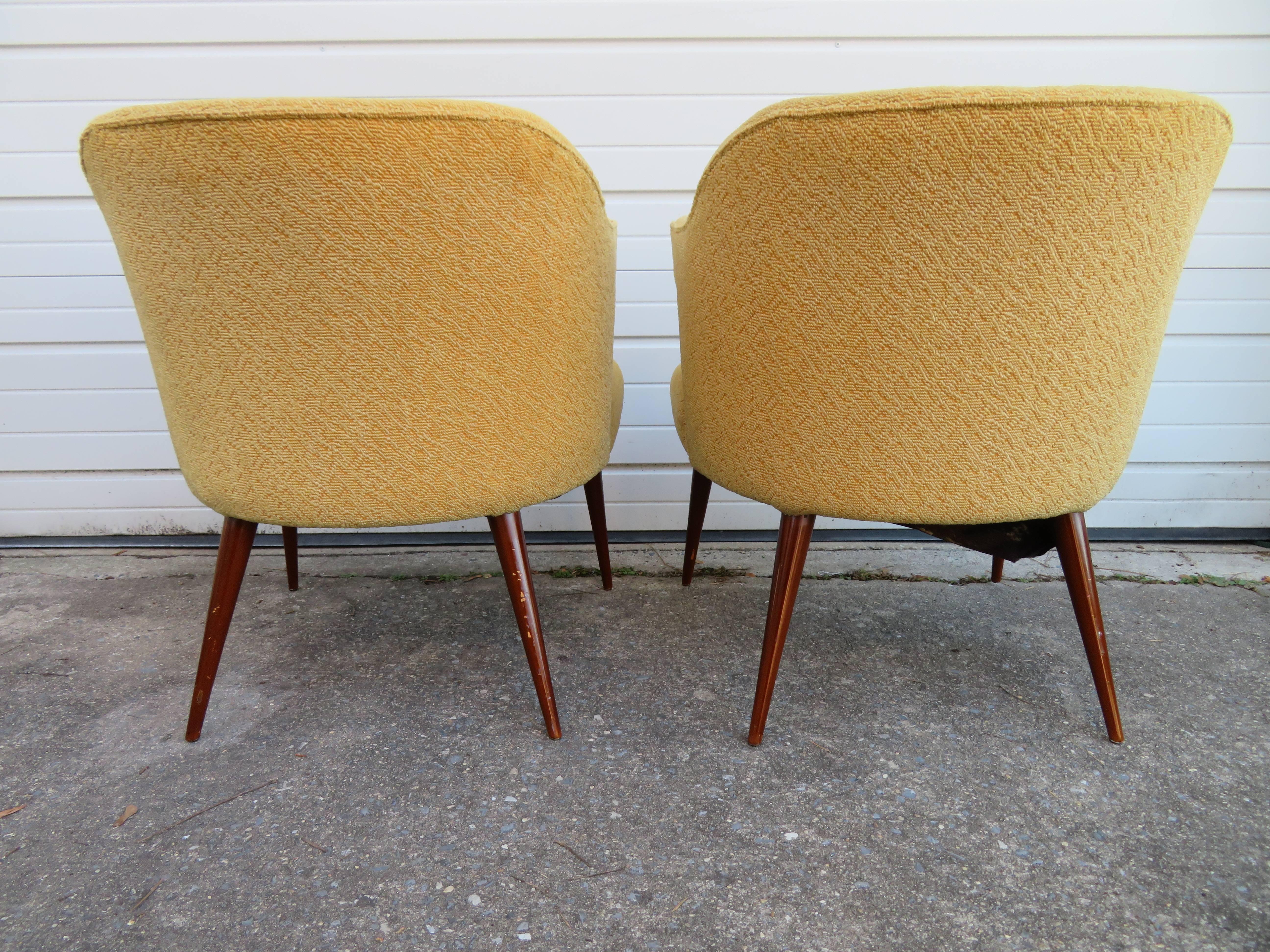 Mid-Century Modern Pair of Danish Modern Hans Olsen Style Teak Lounge Chair For Sale