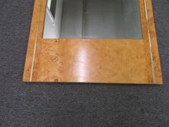 Miroir en bois d'olivier ronceux en laiton de style Milo Baughman, mi-siècle moderne