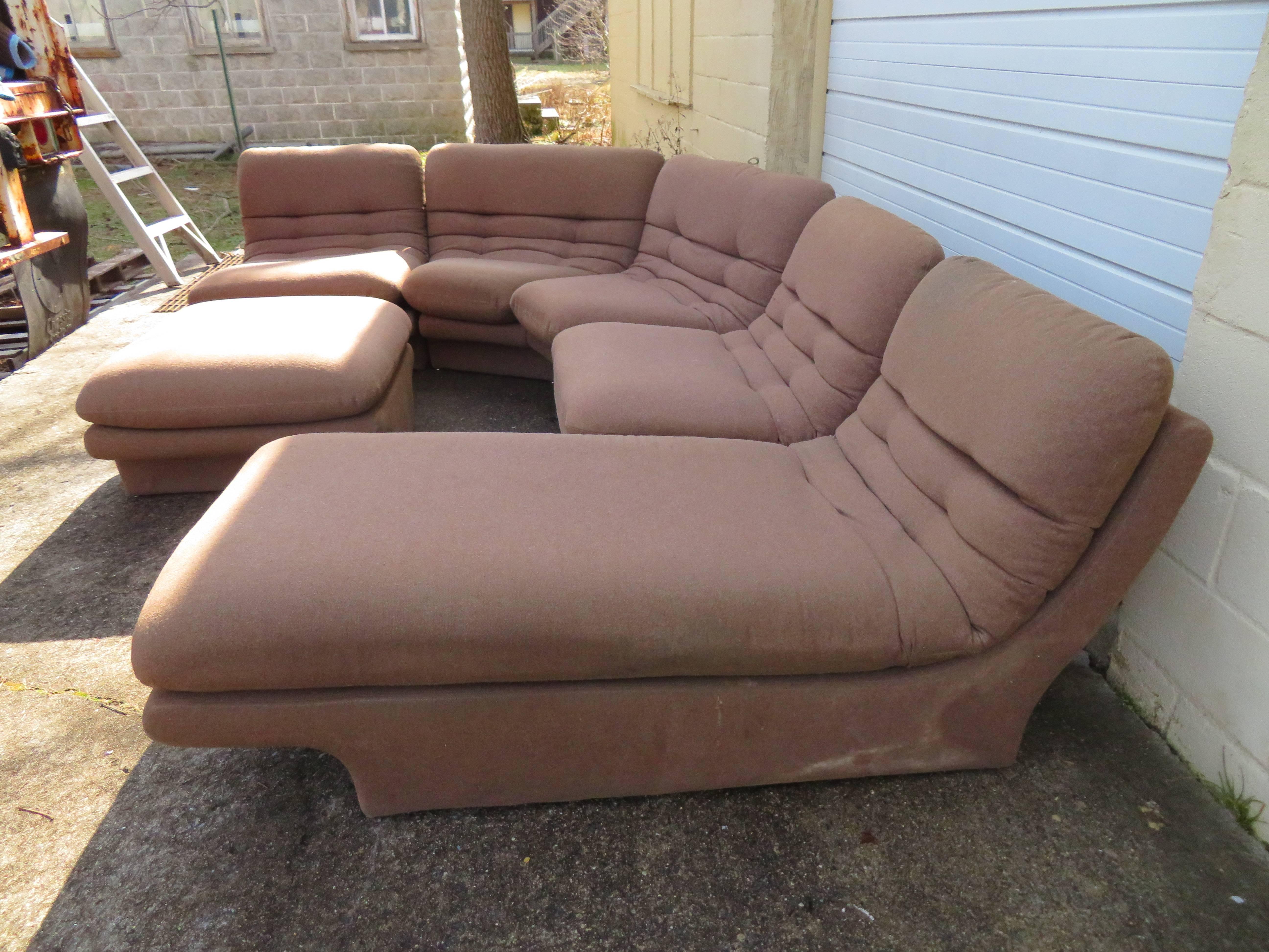 Mid-Century Modern Fantastic Six-Piece Sectional Sofa by Preview For Sale