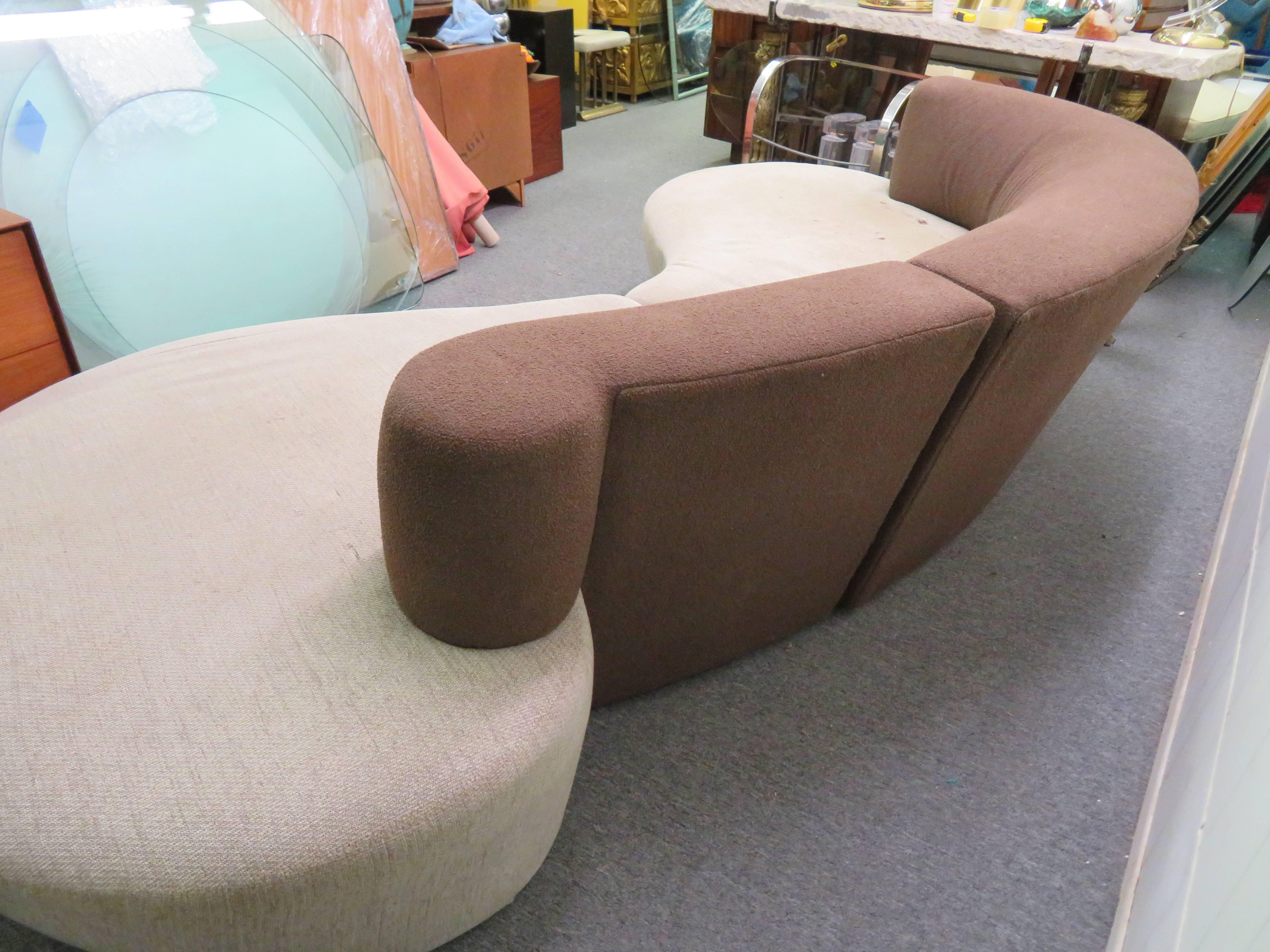 Lovely Two-Piece Sectional Sofa, Mid-Century Modern In Good Condition In Pemberton, NJ