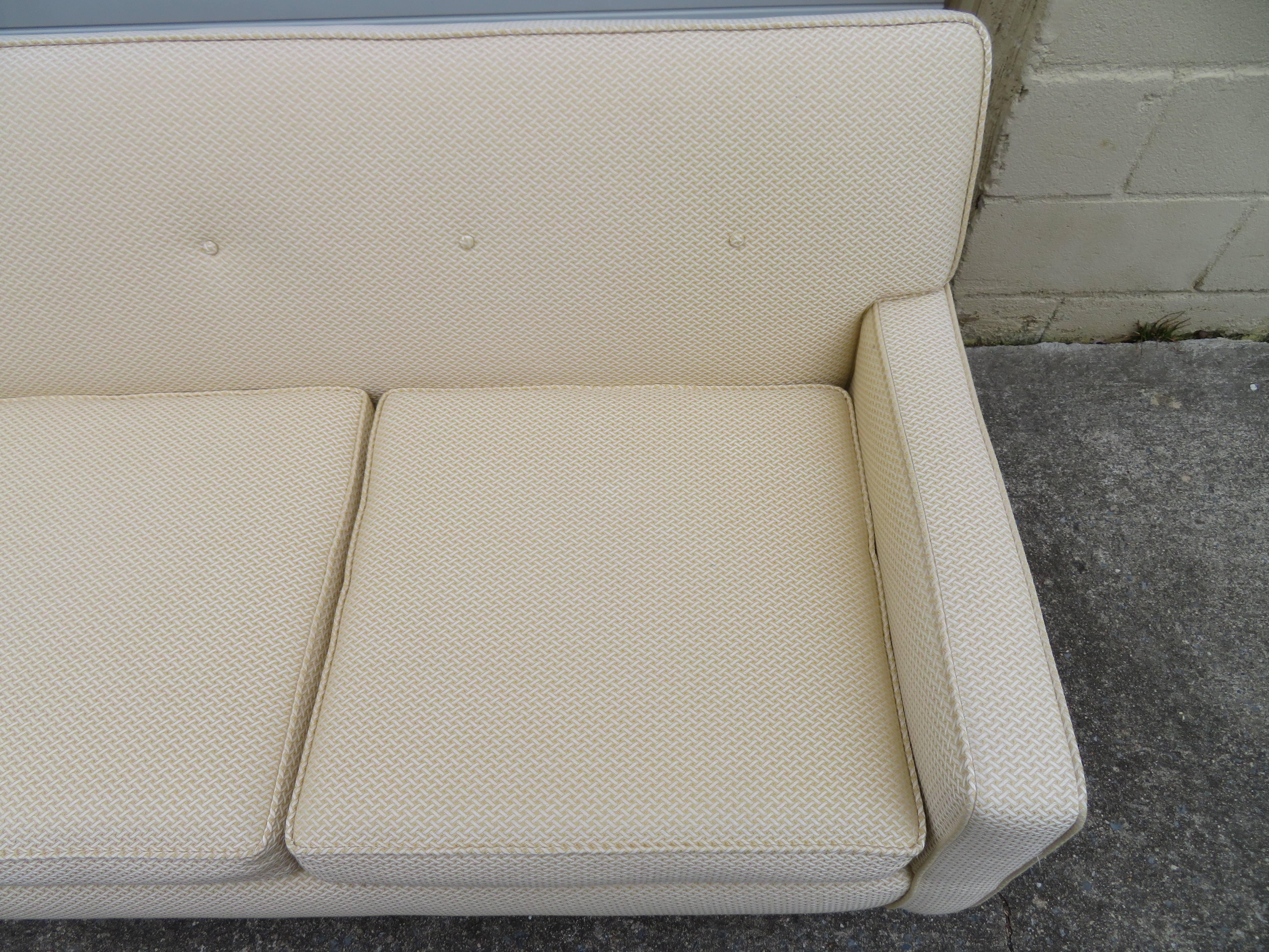 Mid-20th Century Handsome Harvey Probber Style Four-Seat Sofa, Mid-Century Modern For Sale