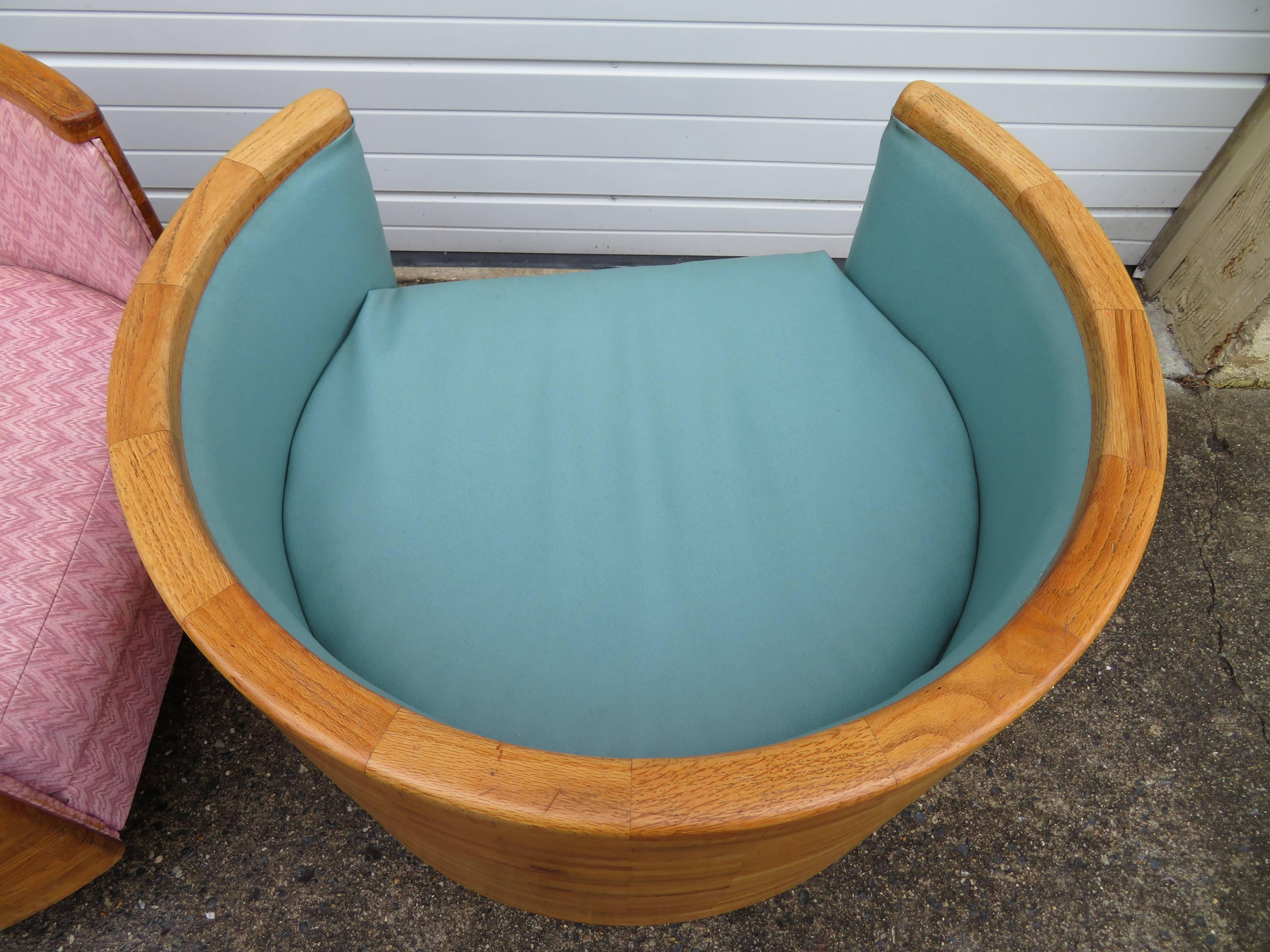 Tissu d'ameublement Paire de fauteuils de salon à dossier baril de style Milo Baughman, mi-siècle en vente