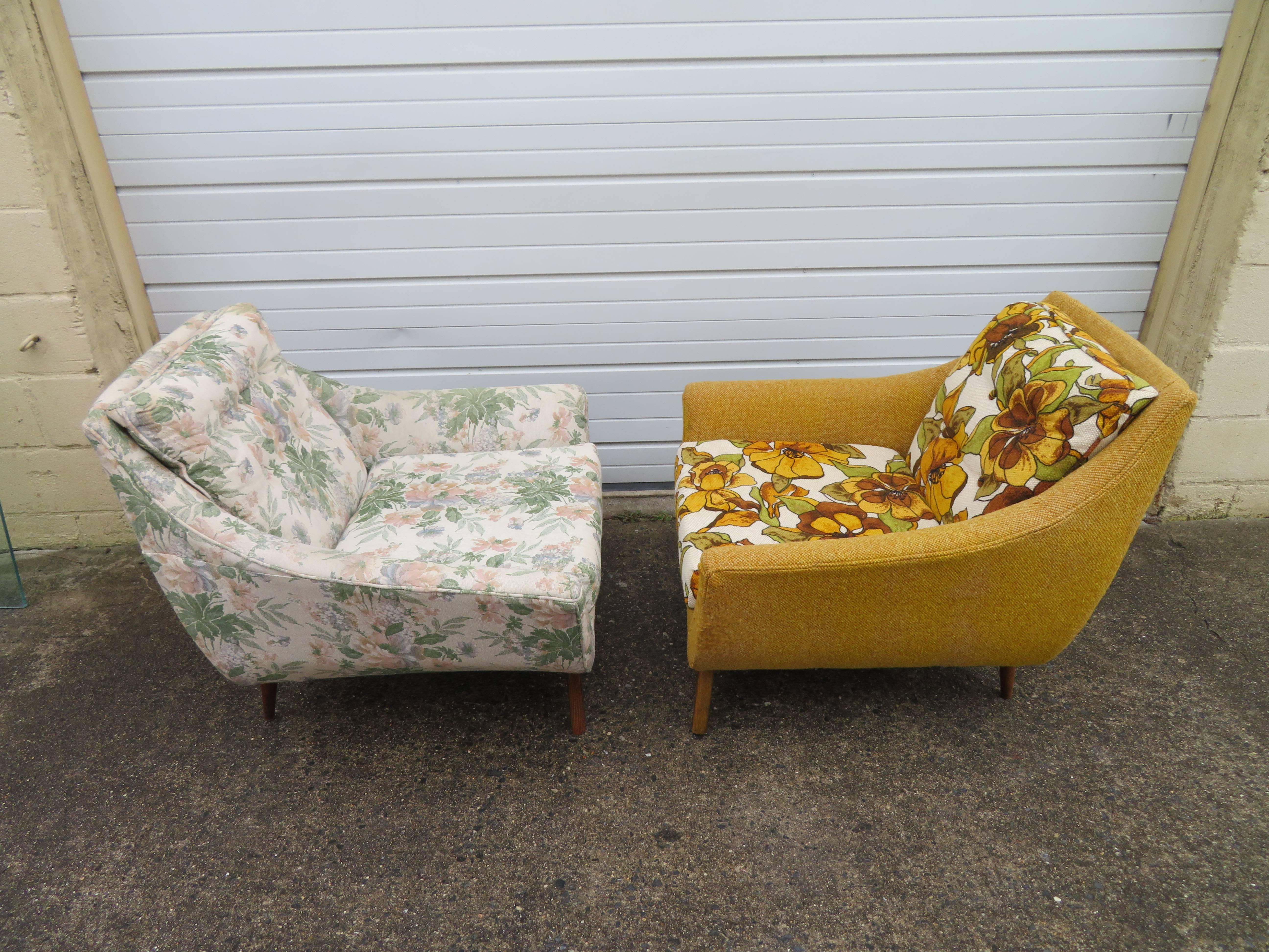 Lovely pair of American Mid-Century Modern lounge chairs with great low scooped arms. These chairs are in un-restored condition and will need new upholstery. We do have an upholstery service if needed and would love to help bring these Mid-Century