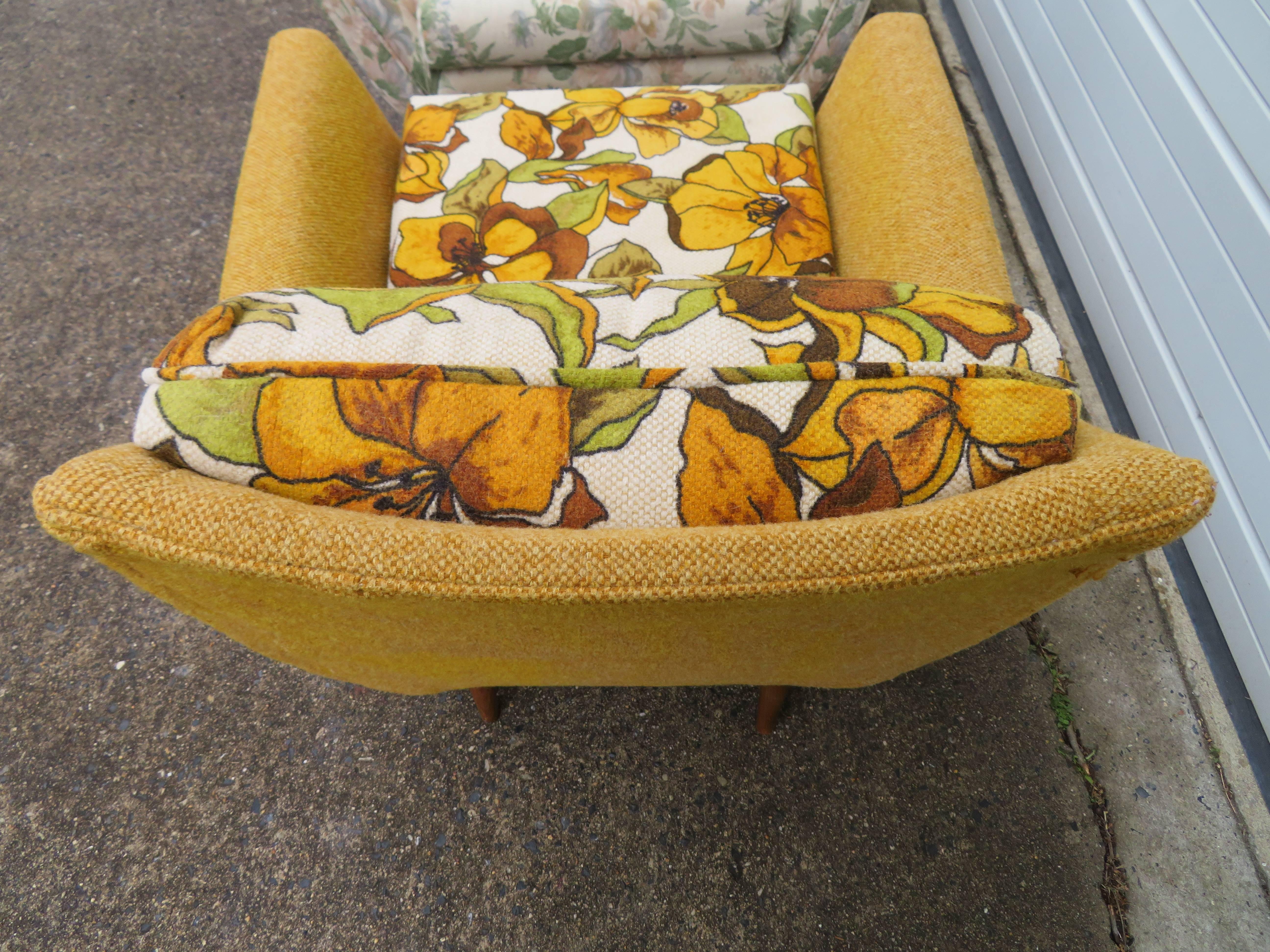 Mid-20th Century Lovely Pair of American Mid-Century Modern Scoop Lounge Chairs Bassett