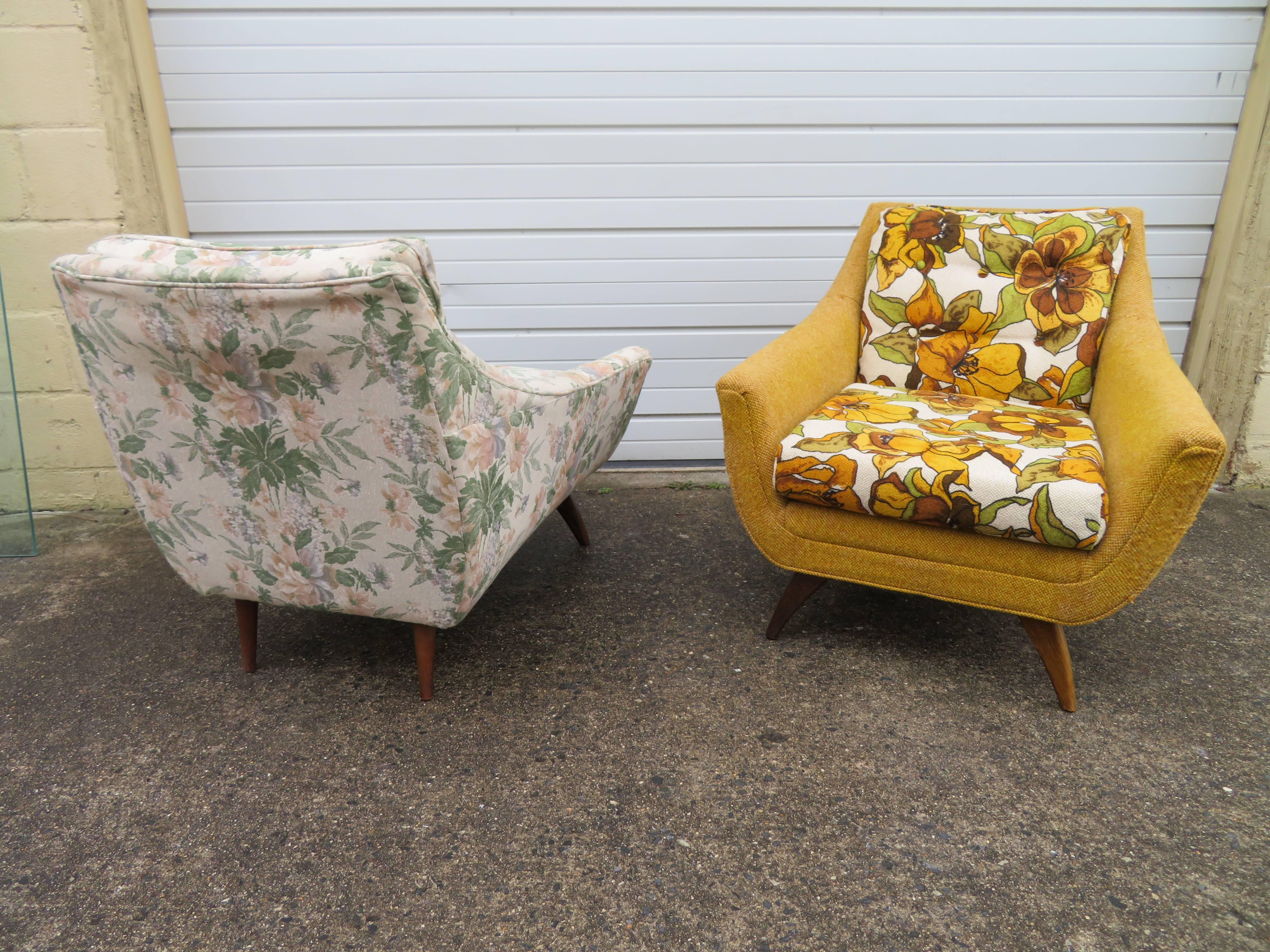 Lovely Pair of American Mid-Century Modern Scoop Lounge Chairs Bassett 3