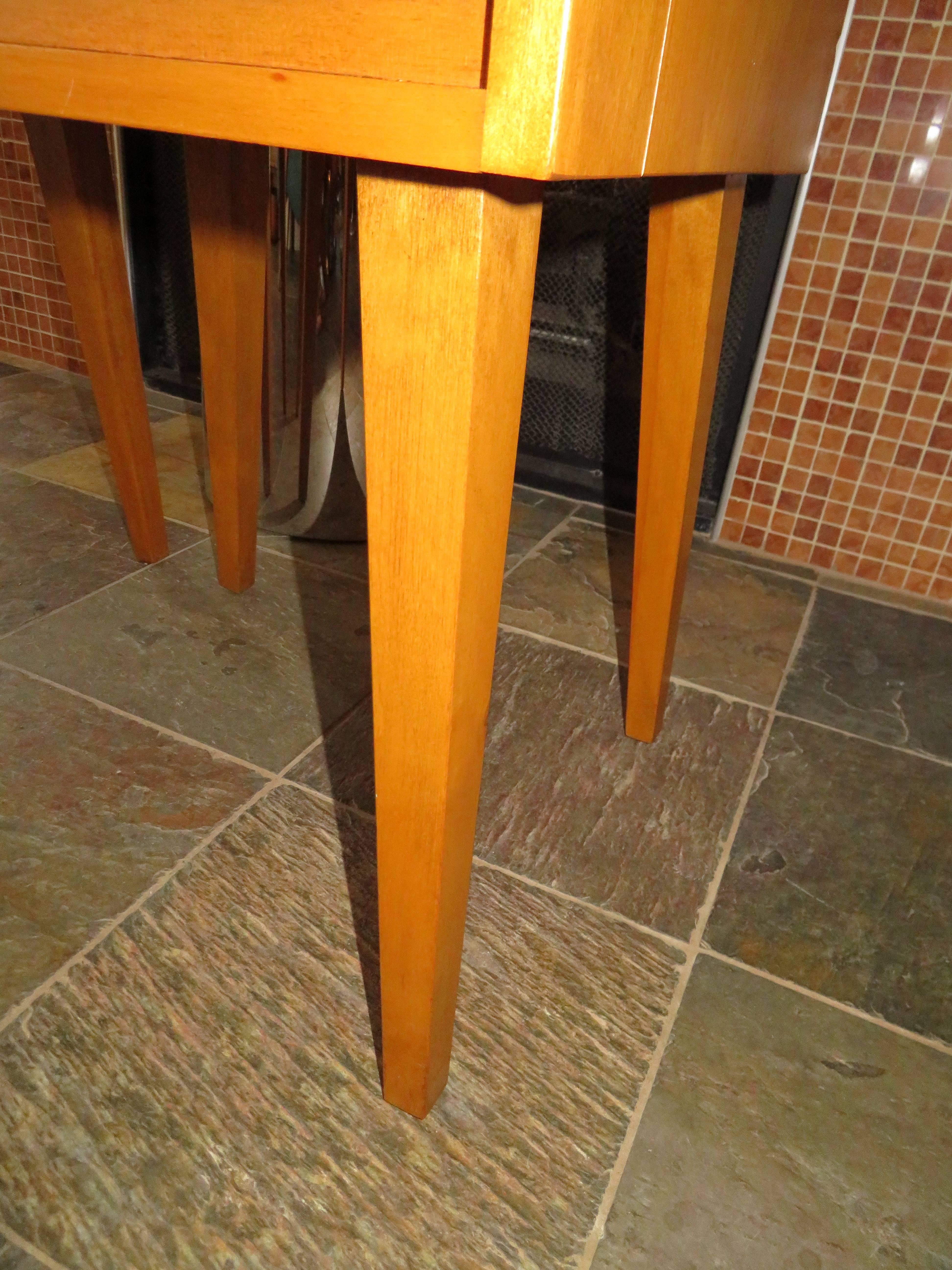 Mid-20th Century Lovely Pair of Conant Ball Maple Nightstand Tables, Mid-Century Modern For Sale