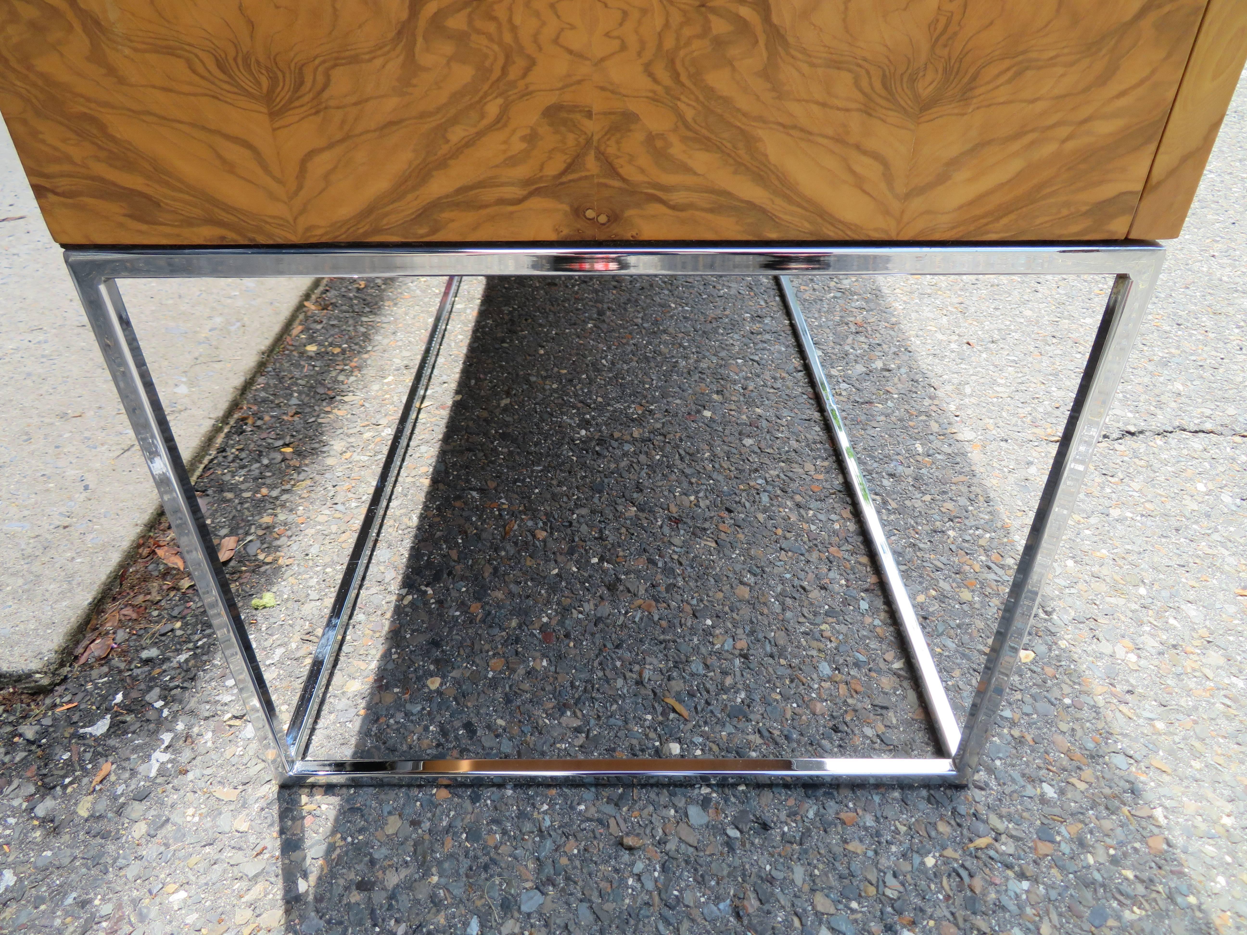 Dramatic Milo Baughman Burled Olive Wood Chrome Credenza Mid-Century Modern In Good Condition In Pemberton, NJ