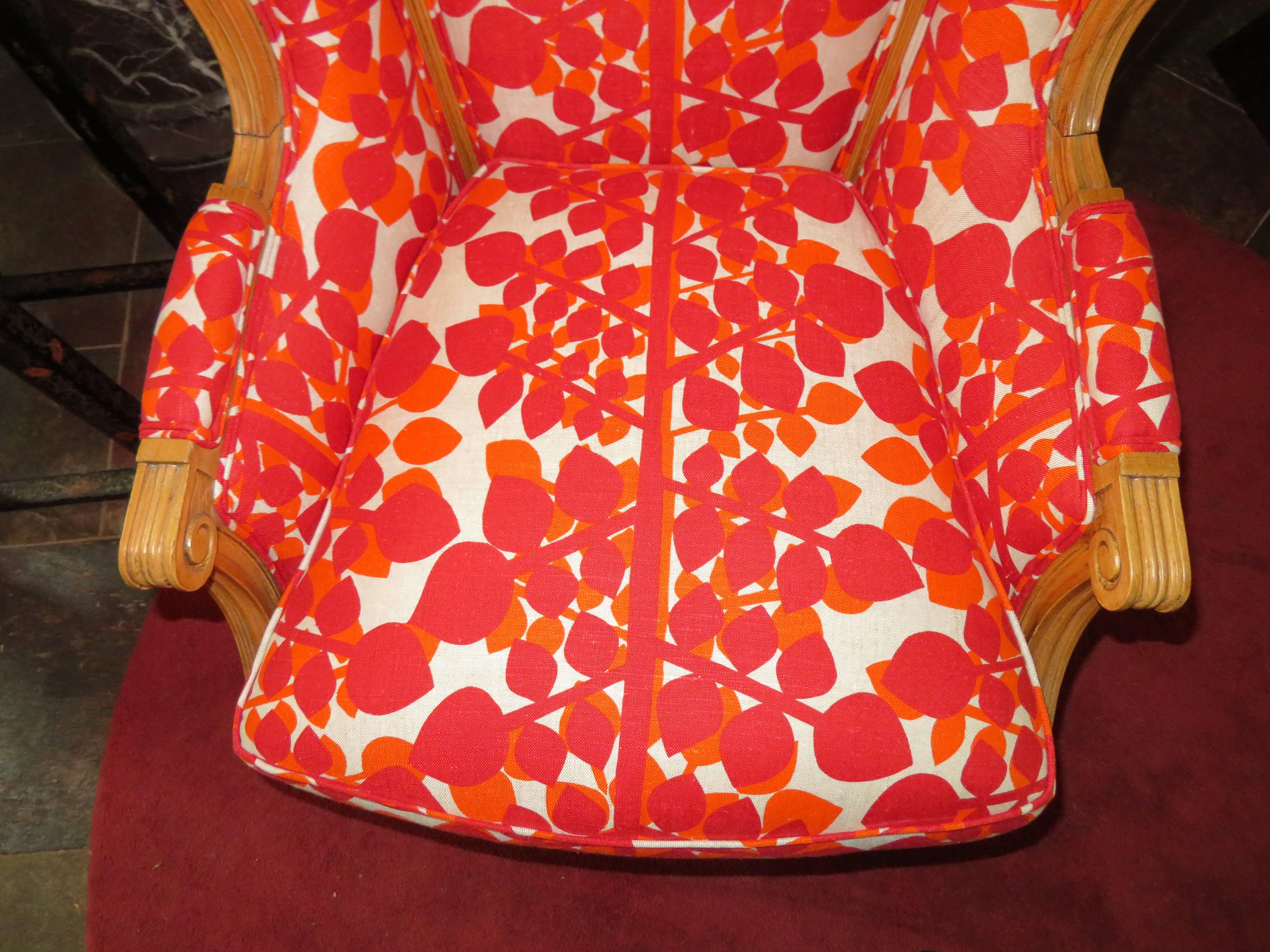 Tissu d'ameublement Chaise à capuche de baldaquin française moderne du milieu du siècle dernier en vente