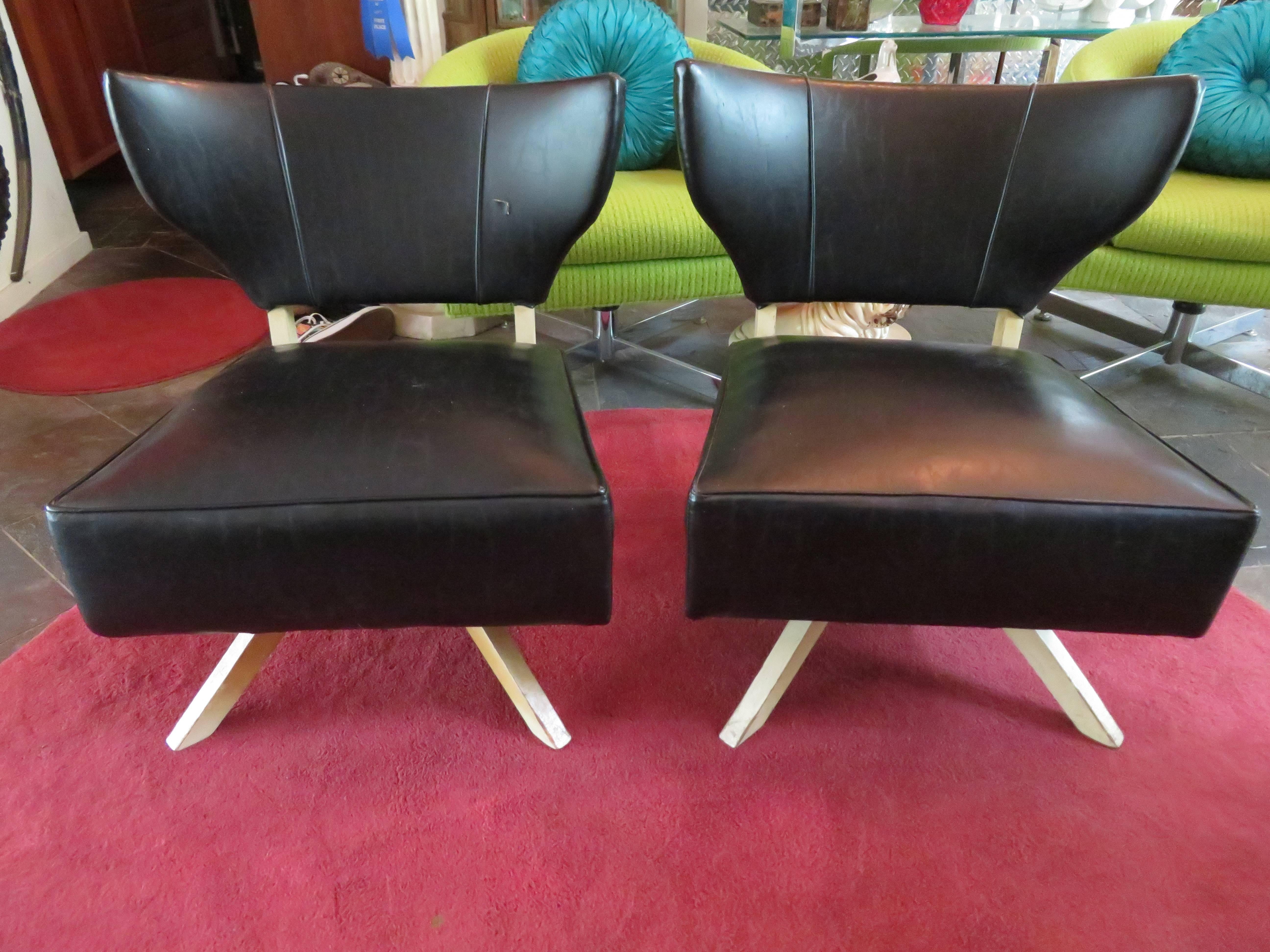Paire de chaises pantoufles pivotantes Kroehler à ailes de bélier, mi-siècle moderne en vente 1