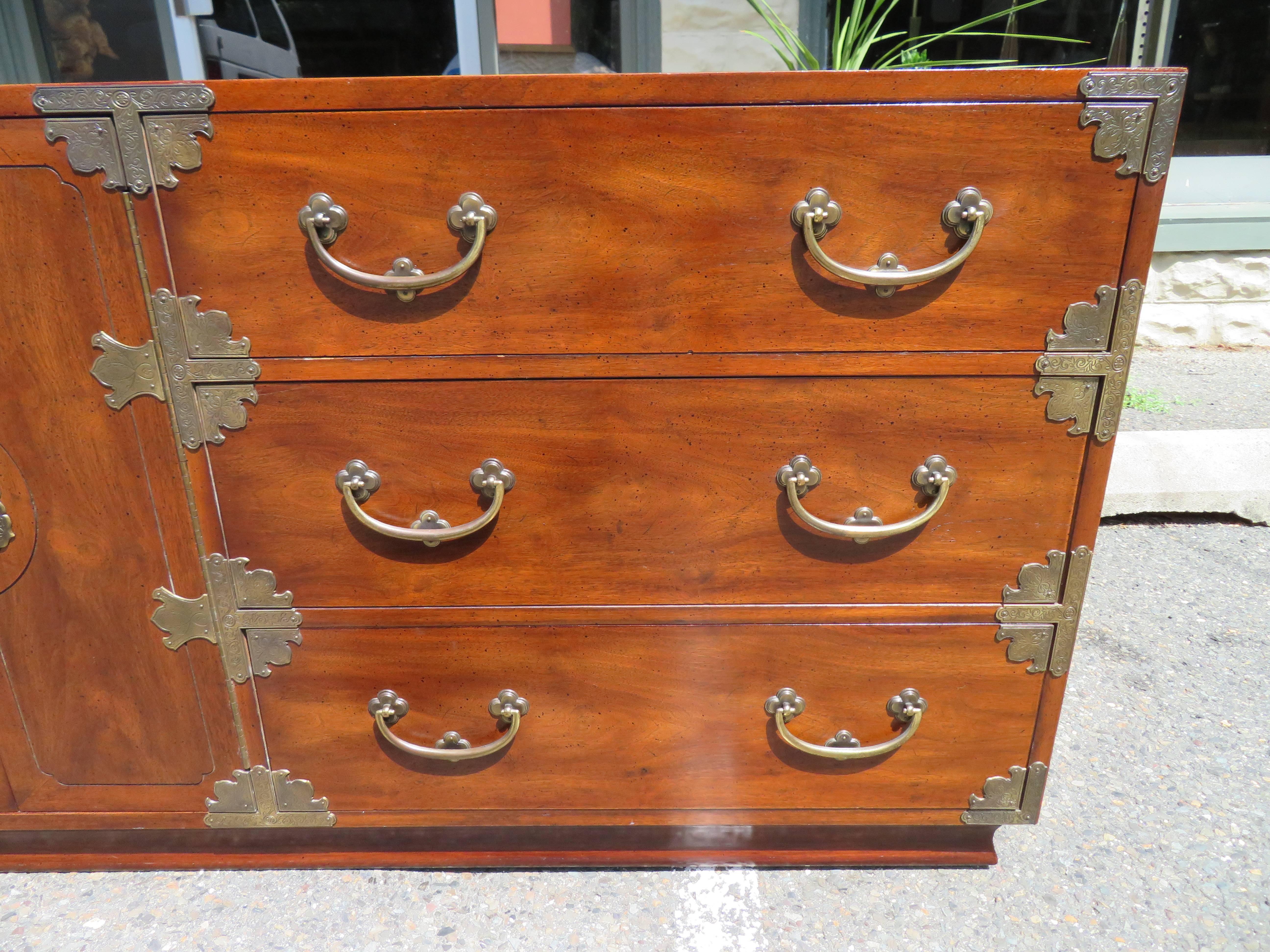 American Chinoiserie Asian Style Campaign Chest Credenza Henredon Hollywood Regency