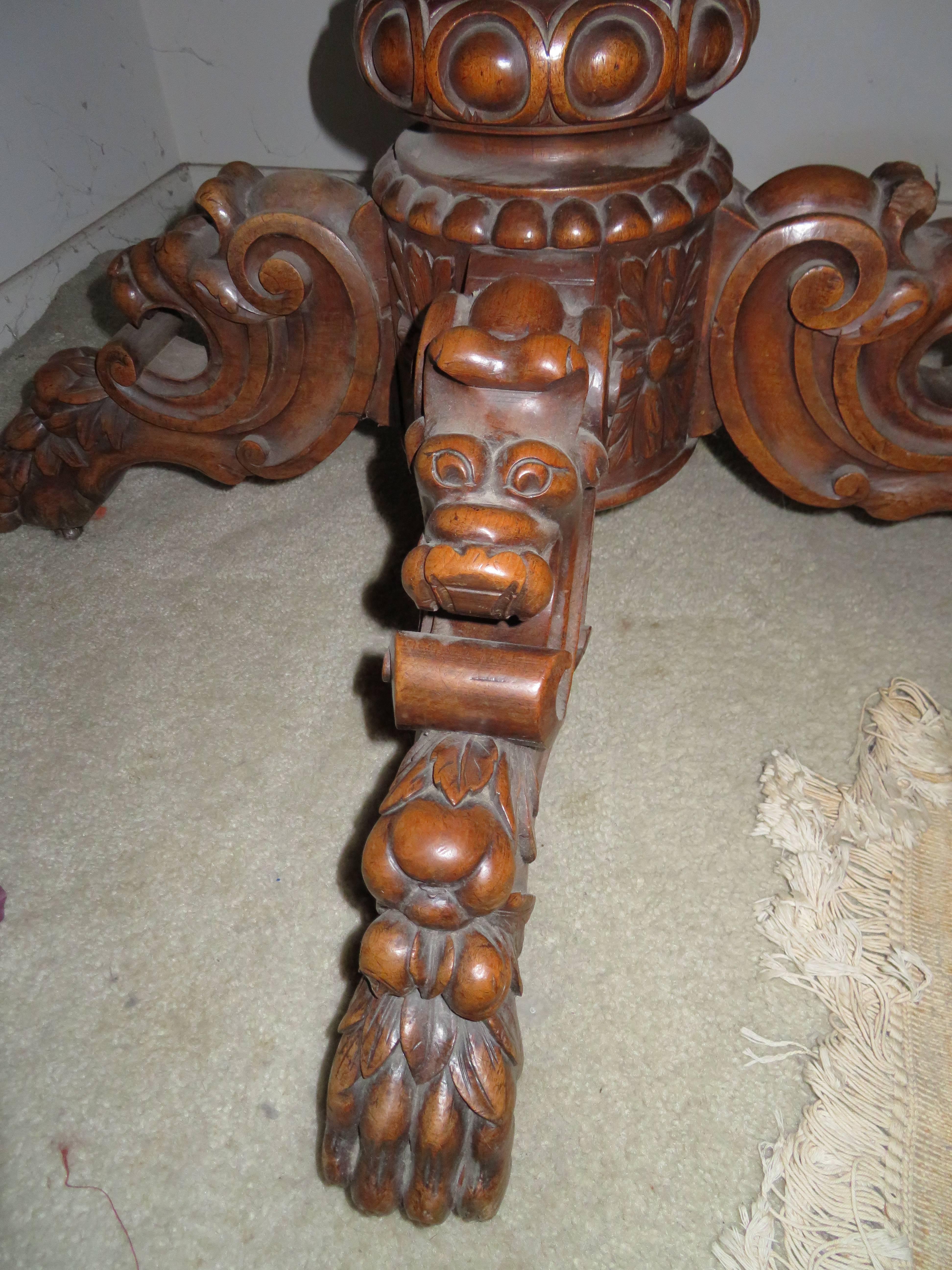 Antique French Carved Griffin Oval Pecan Dining Table Renaissance Gothic In Good Condition For Sale In Pemberton, NJ