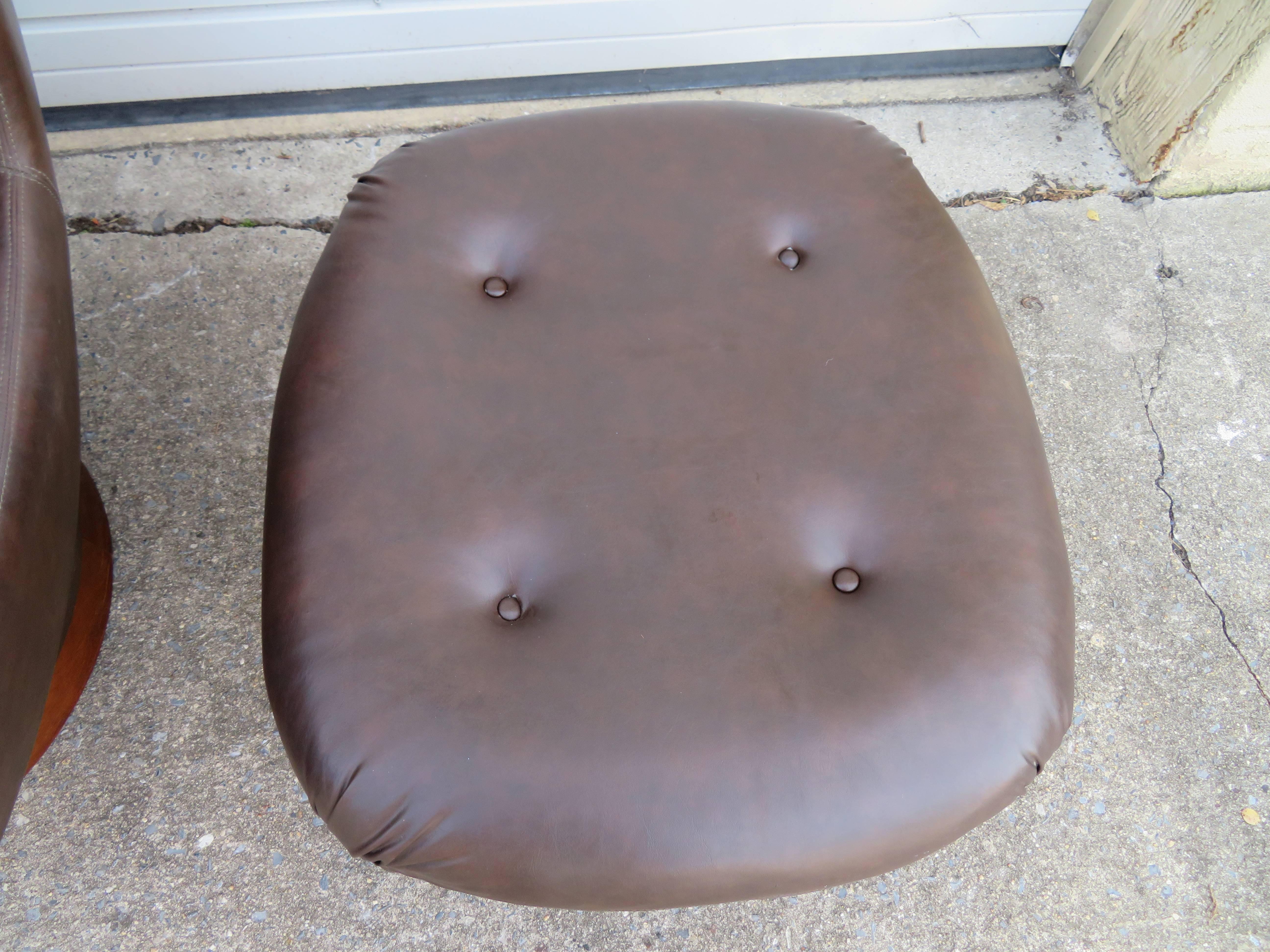 Late 20th Century Wonderful Selig Swivel Egg Lounge Chair with Ottoman Mid-Century Modern For Sale