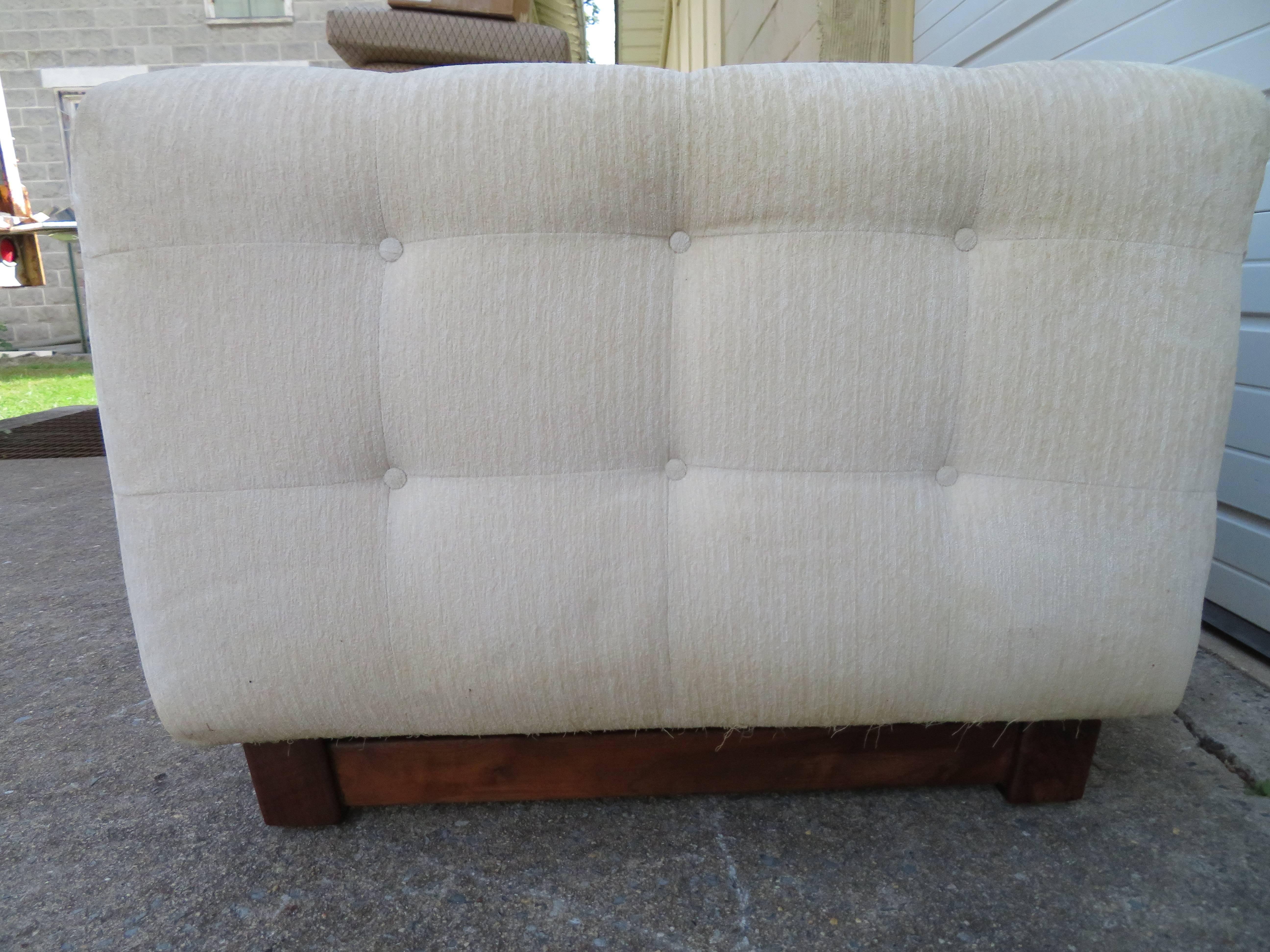 American Unusual Milo Baughman Style Tufted Cube Lounge Chair with Matching Ottoman For Sale