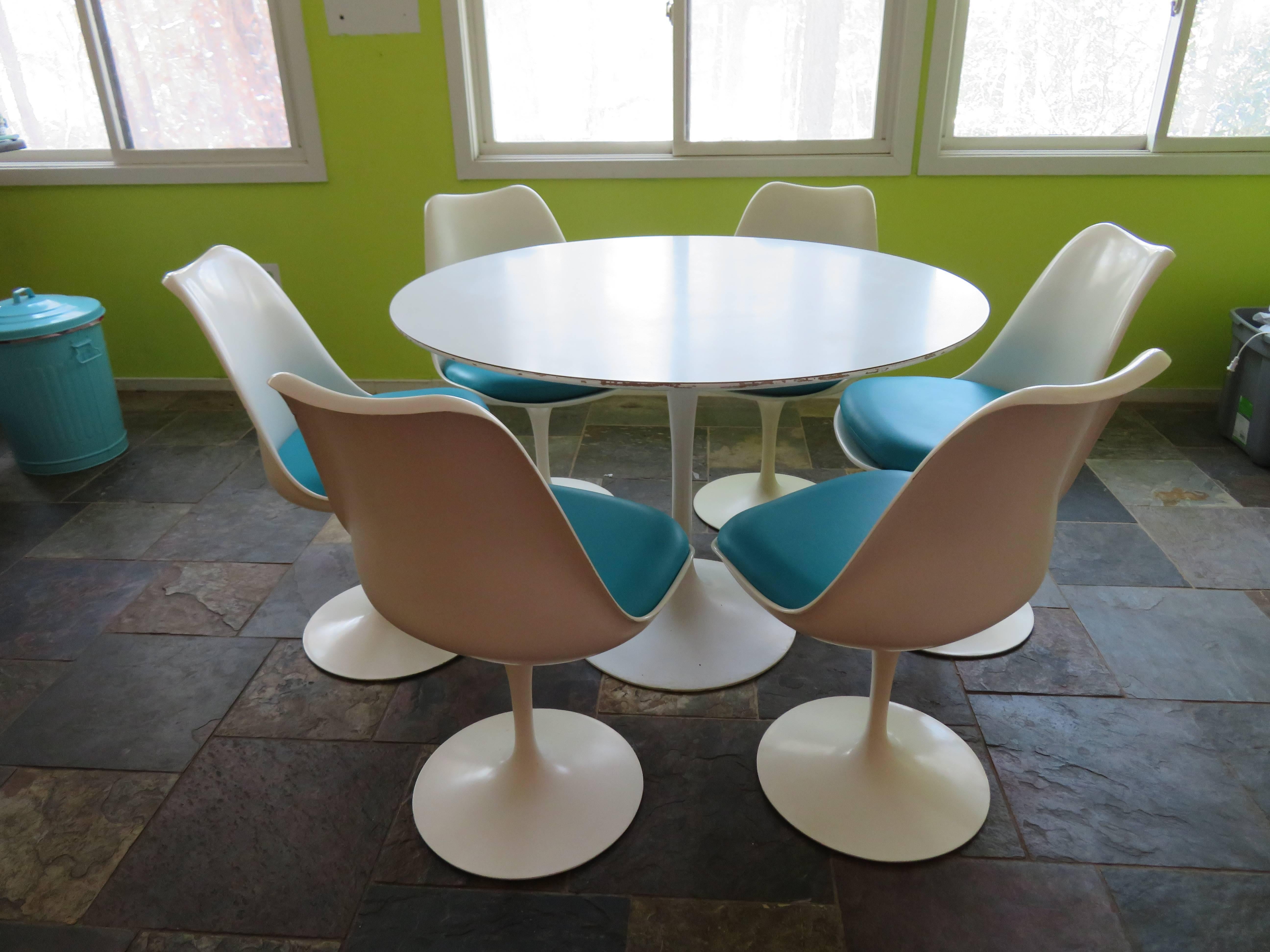 Set of six Knoll Saarinen Swivel Tulip Dining Chairs Mid-Century Modern 3
