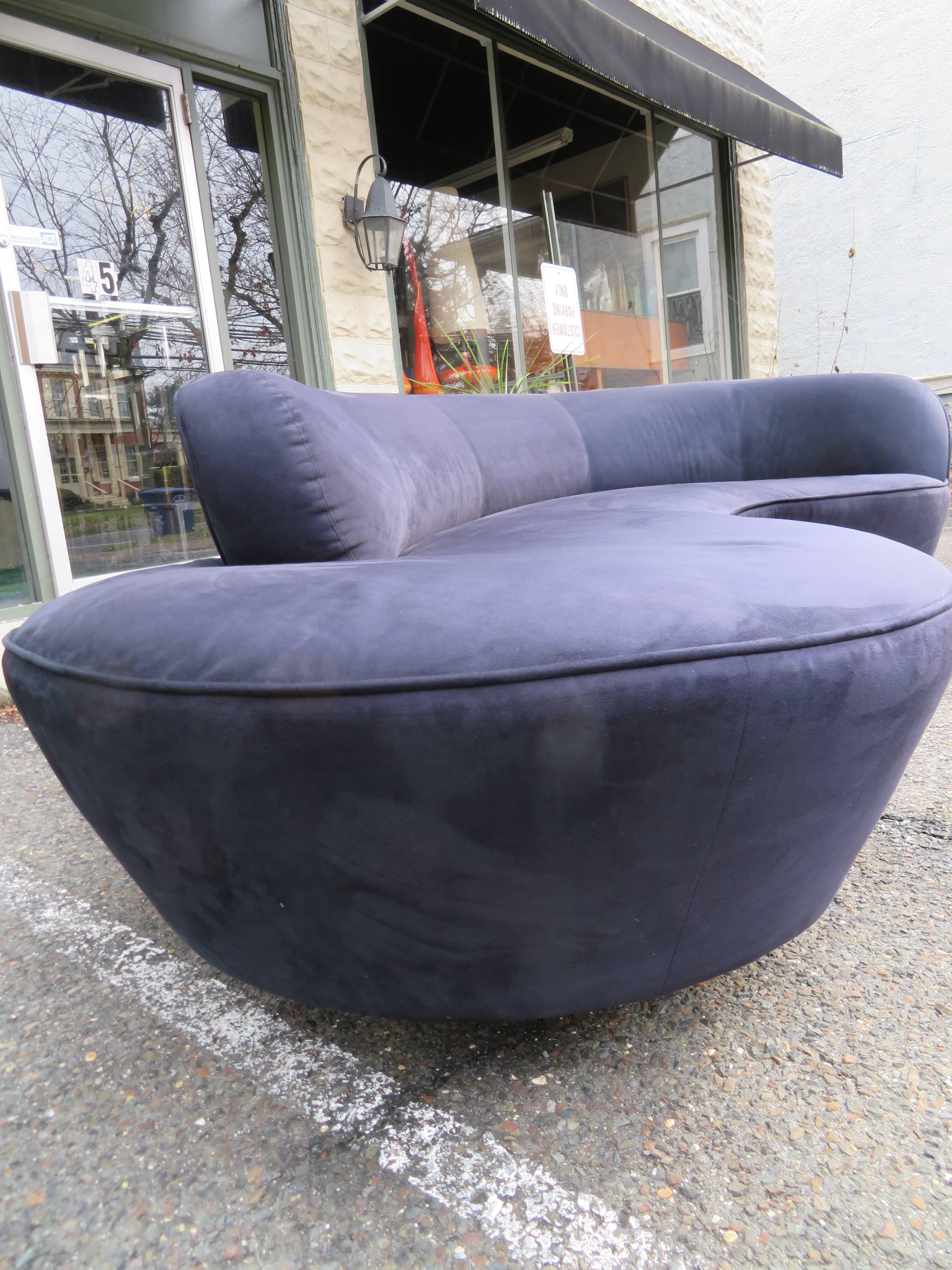 Outstanding Vladimir Kagan Curved Cloud Sofa for Directional, Mid-Century Modern 1