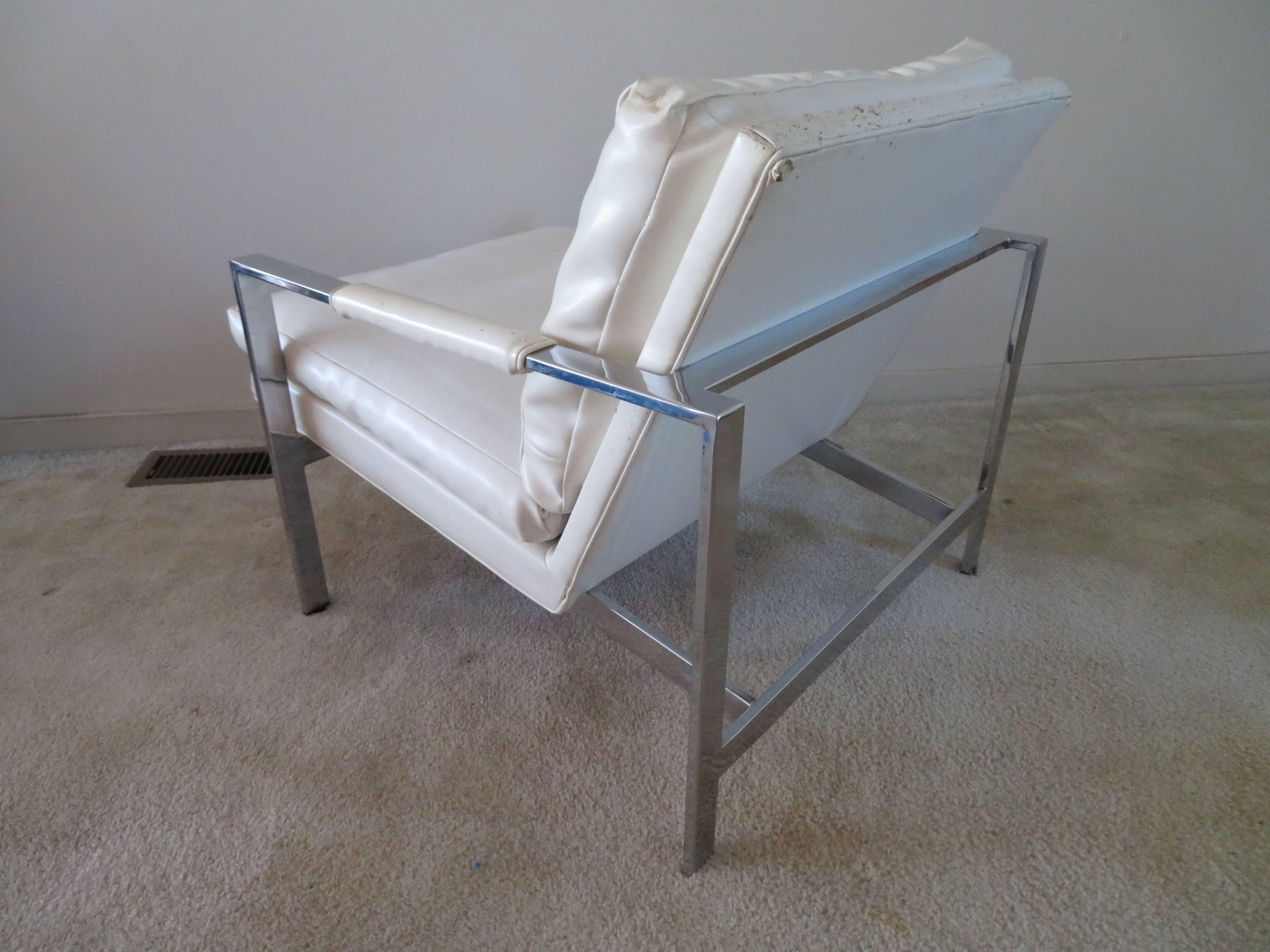 Lovely Milo Baughman Chrome Flatbar Lounge Chair, Mid-Century Modern For Sale 1
