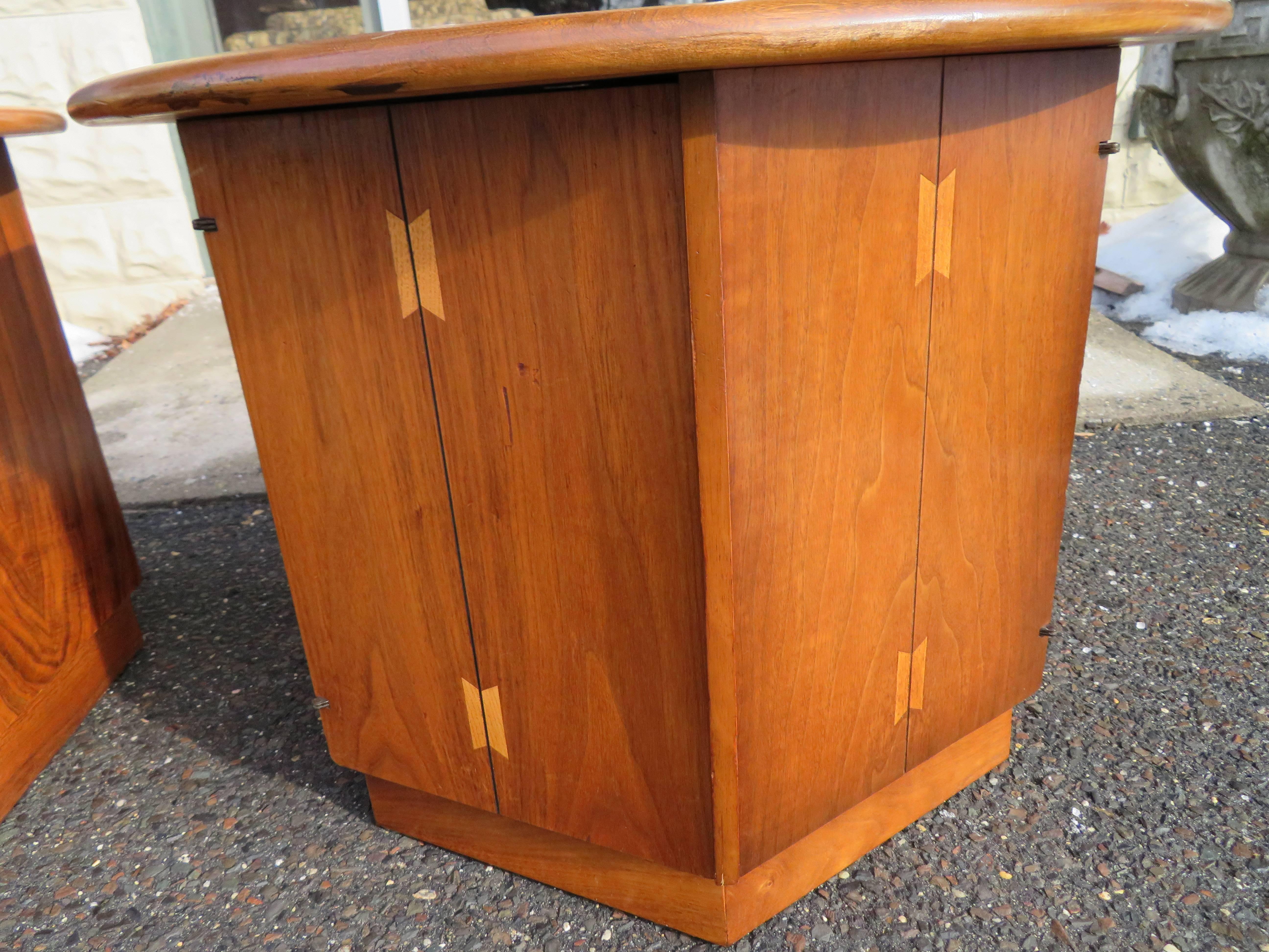 Mid-20th Century Lovely Pair of Lane Acclaim Drum End Side Table, Mid-Century Modern