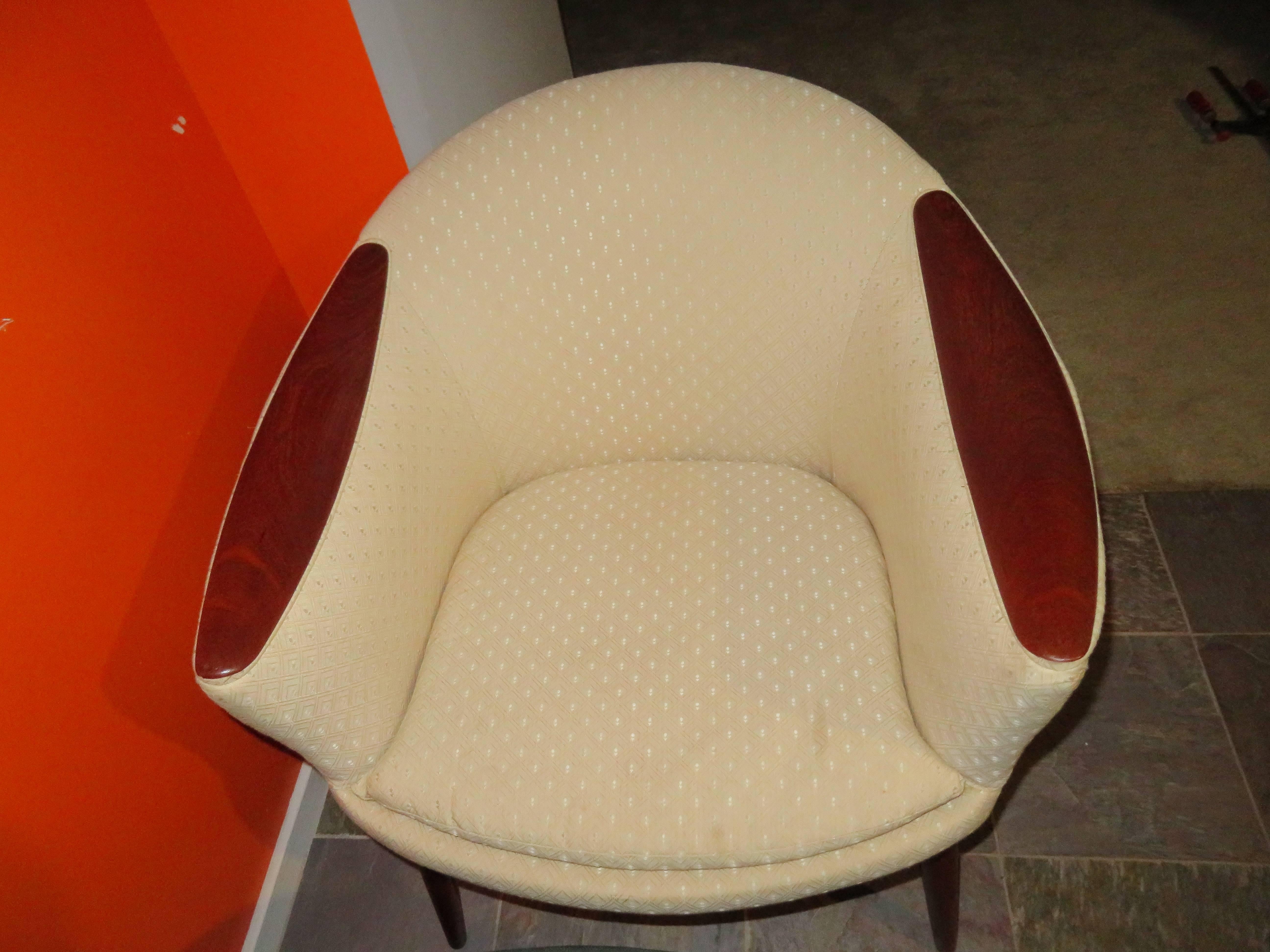 Wonderful Pair Danish Scoop Lounge Chairs in the Style of Nanna Ditzel In Good Condition For Sale In Pemberton, NJ
