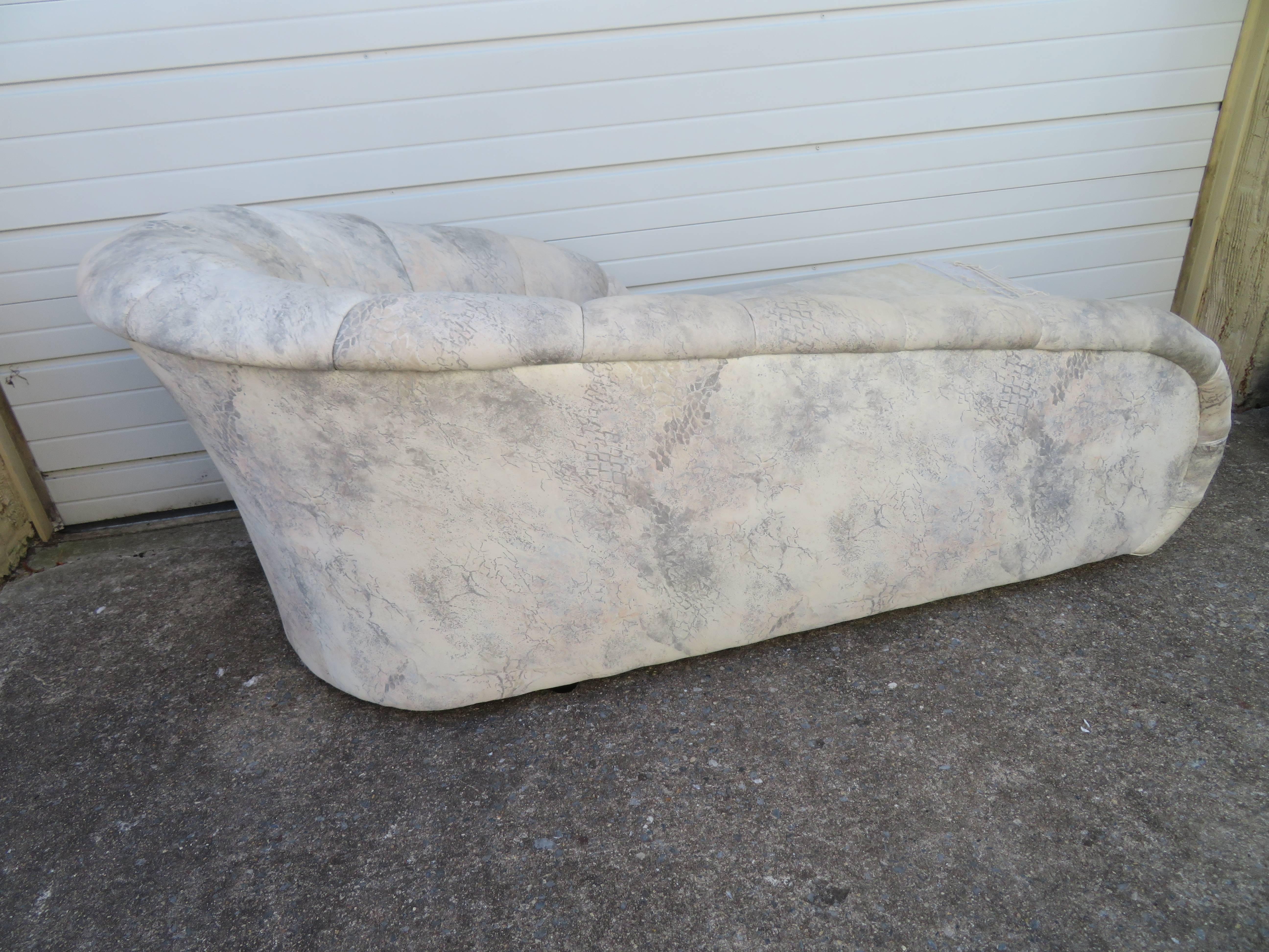 Lovely Directional Chaise Lounge In Good Condition In Pemberton, NJ