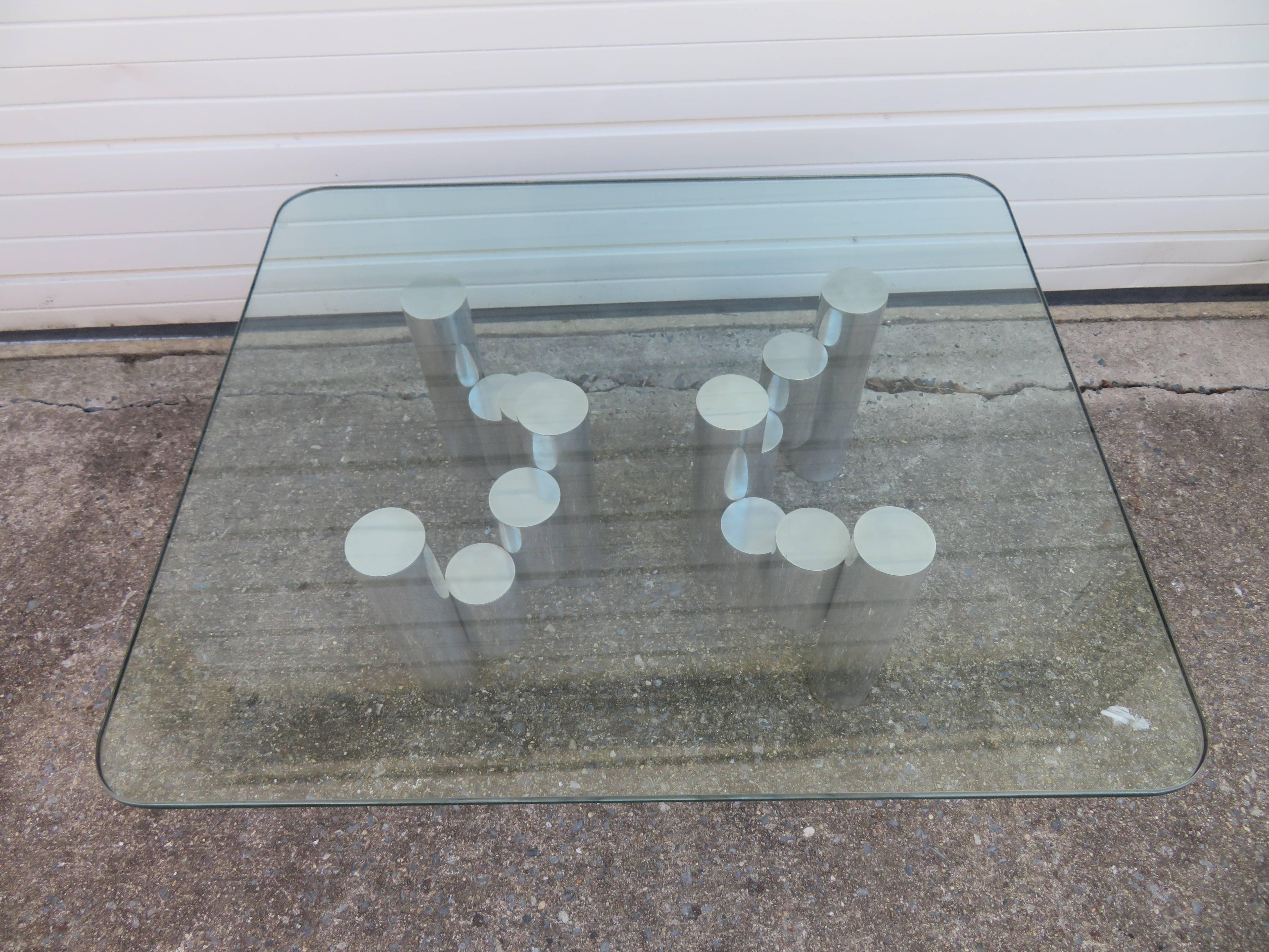 Superbe table basse cylindrique en aluminium Habitat de Paul Mayen, mi-siècle moderne Bon état - En vente à Pemberton, NJ