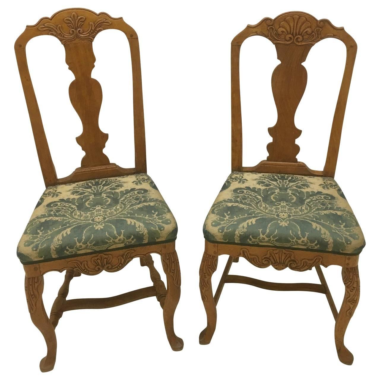 Superbe paire de chaises rococo originales du 18e siècle.