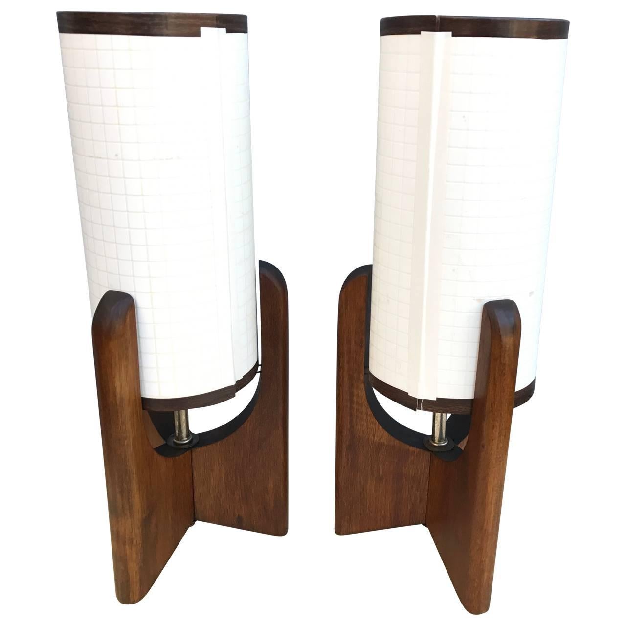 American Pair Of Small Scandinavian Style Mid-Century Modern Bedside Table Lamps