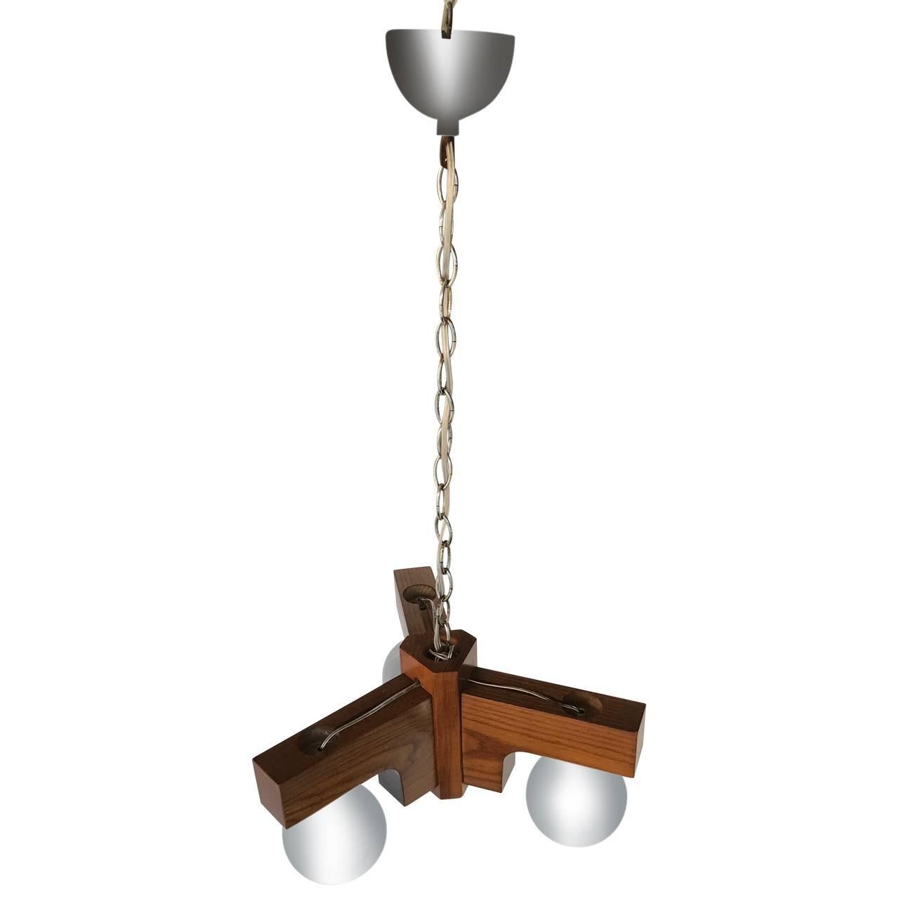Mid-Century Modern Italian Wooden and Chrome Chandelier For Sale 2