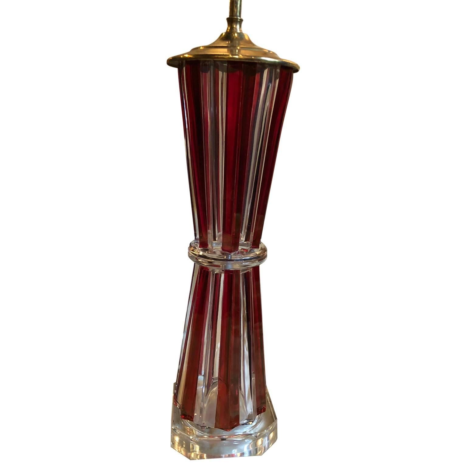 Mid-Century Modern Red And Clear Glass Table Lamp In Good Condition In Haddonfield, NJ
