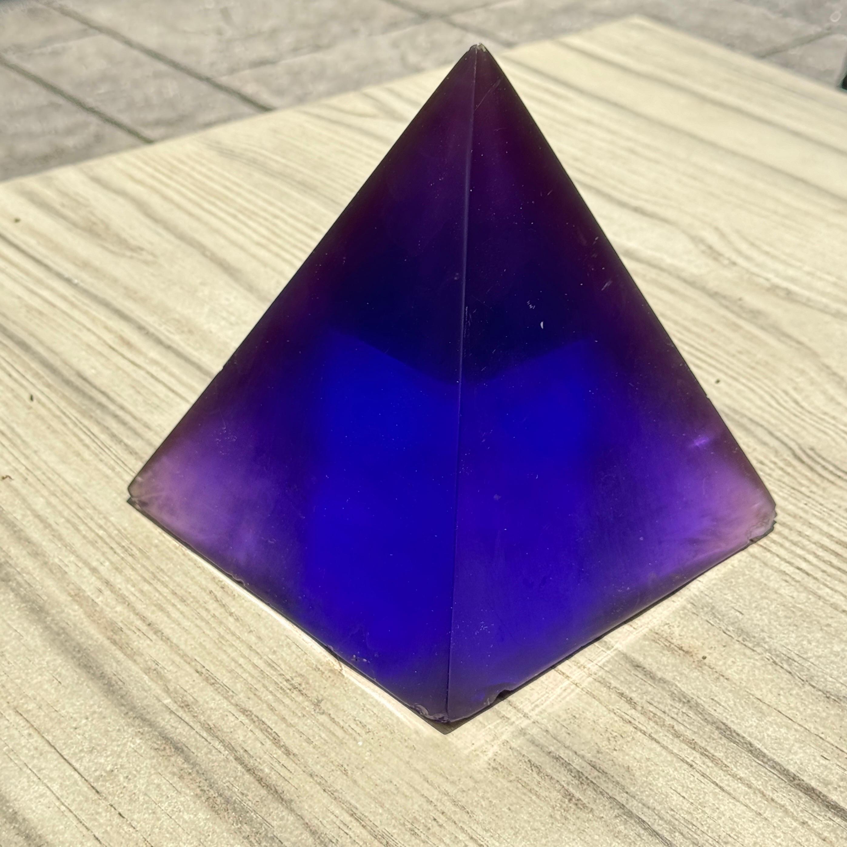 Italian Mid-Century Cobalt Blue Obelisk Lucite Fragment, circa 1960's For Sale 13